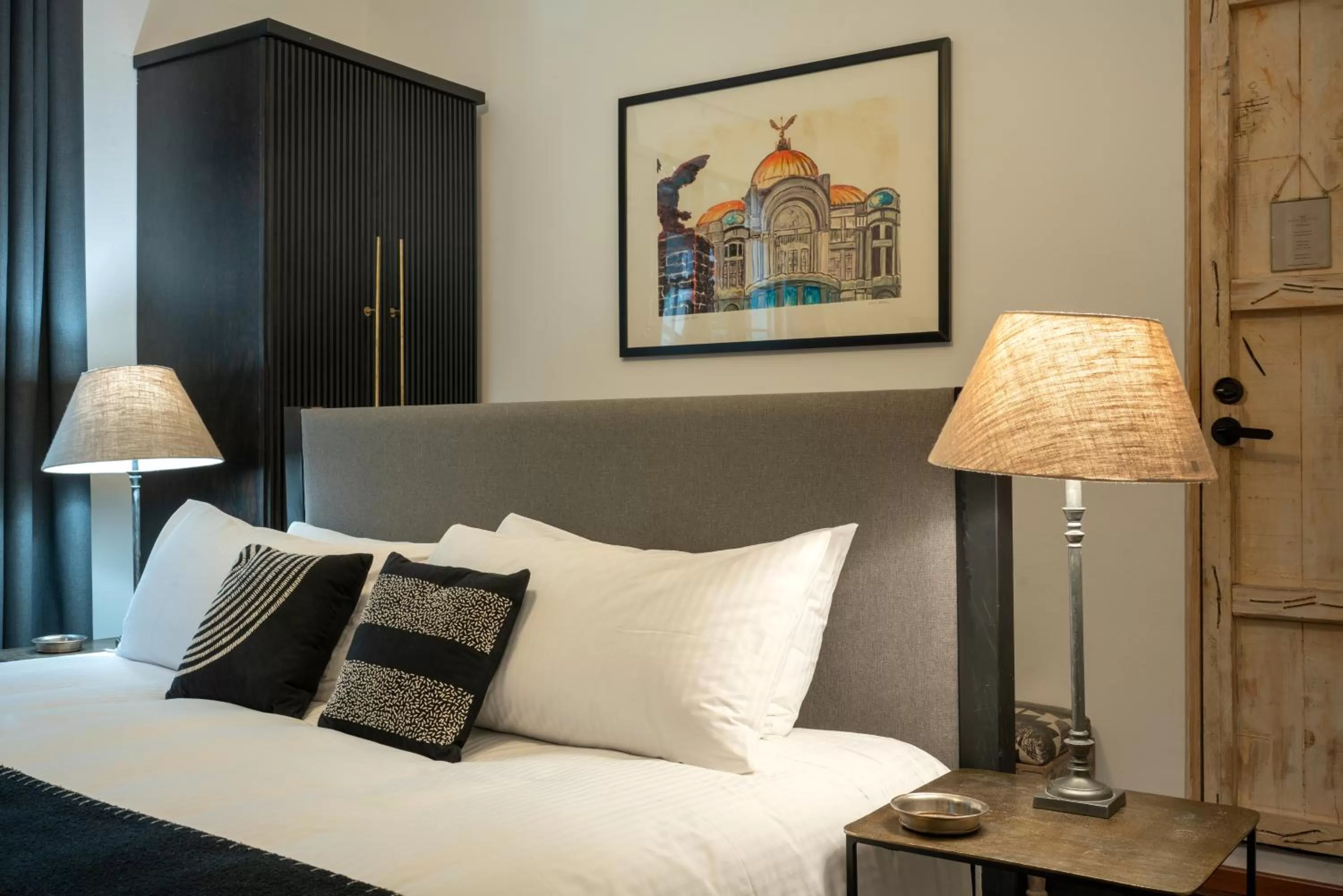 Bedroom, Bed in Orchid House Mexico City