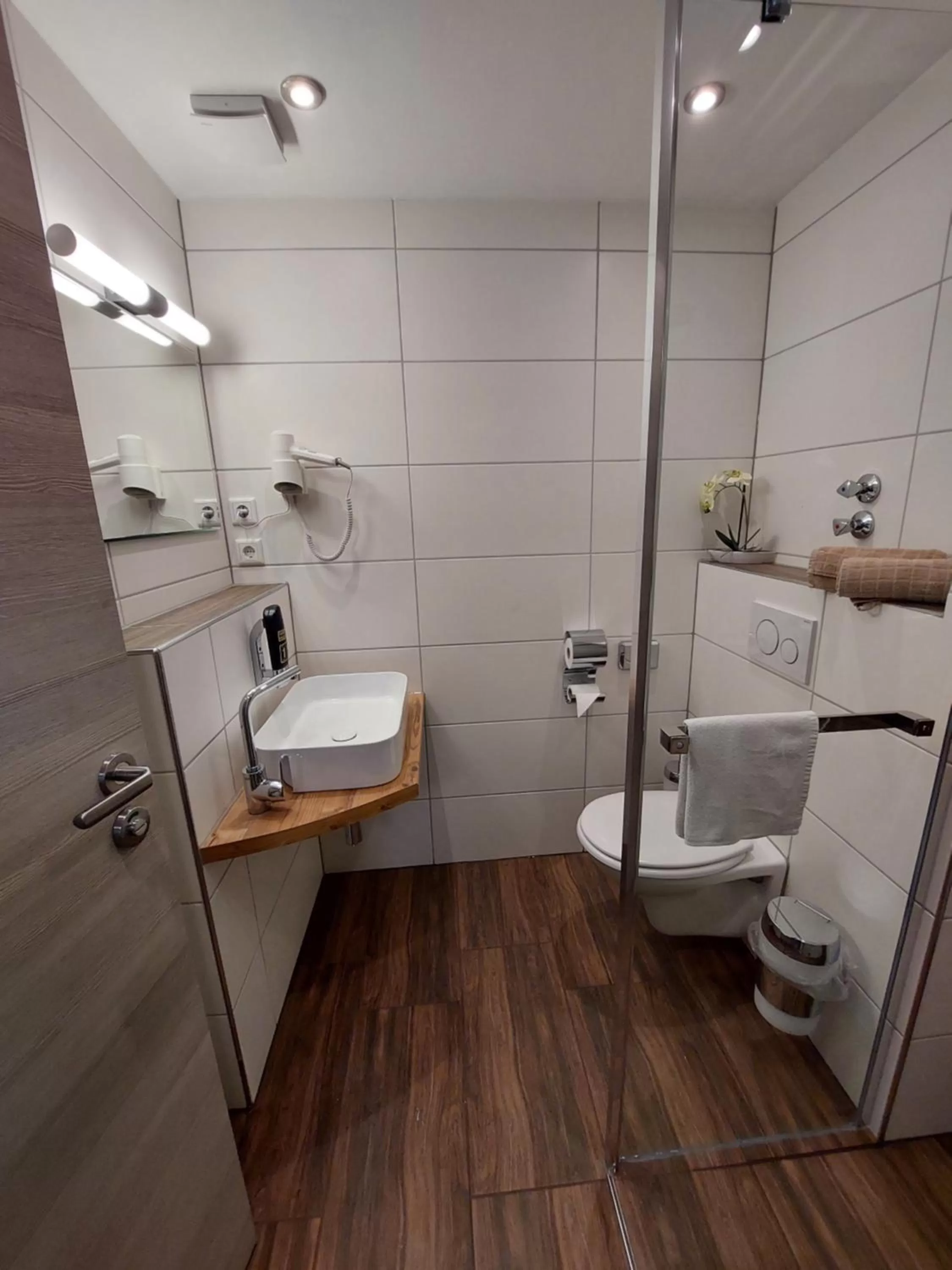 Bathroom in Landgasthof Mörsbergei