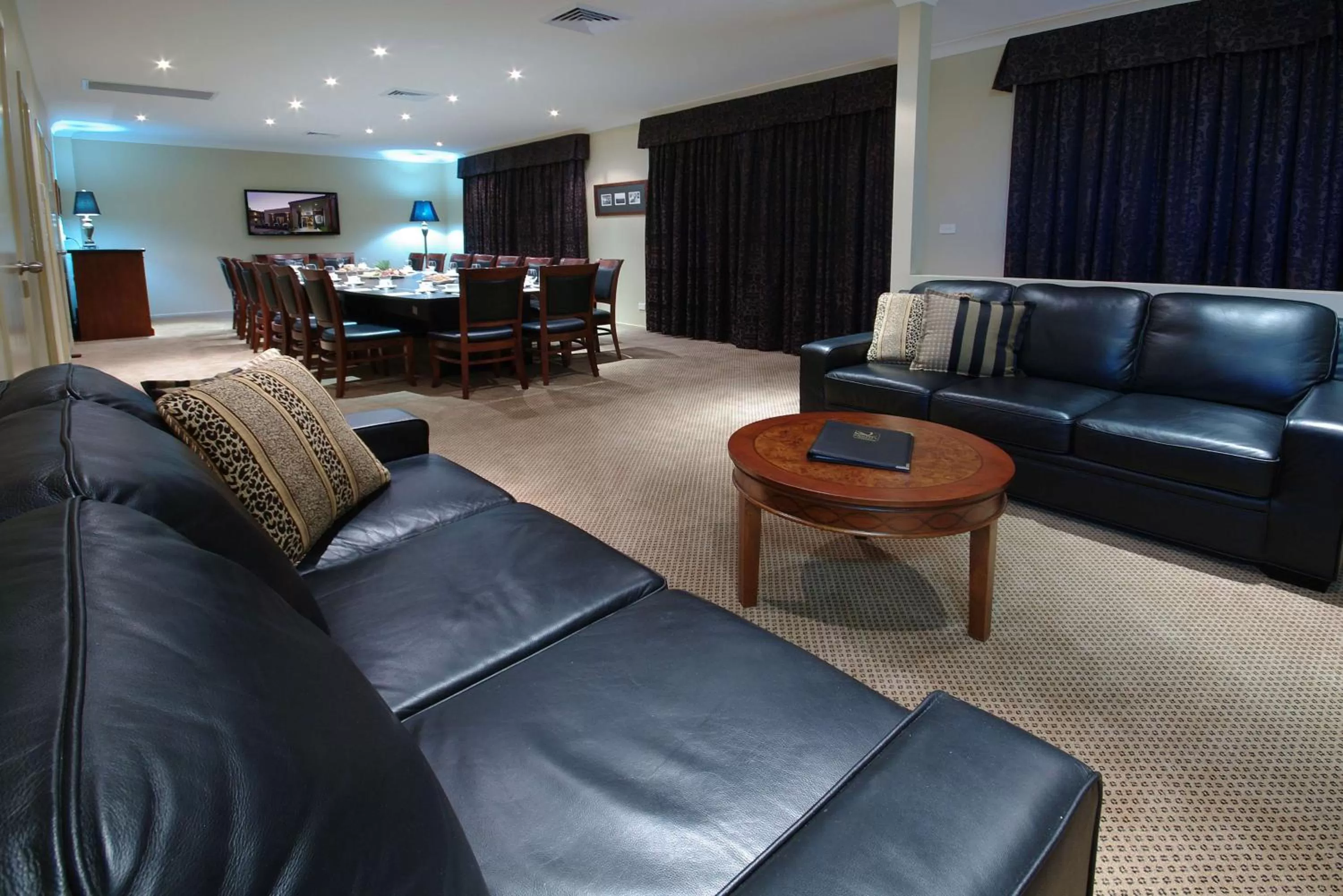 Photo of the whole room in Rydges Armidale