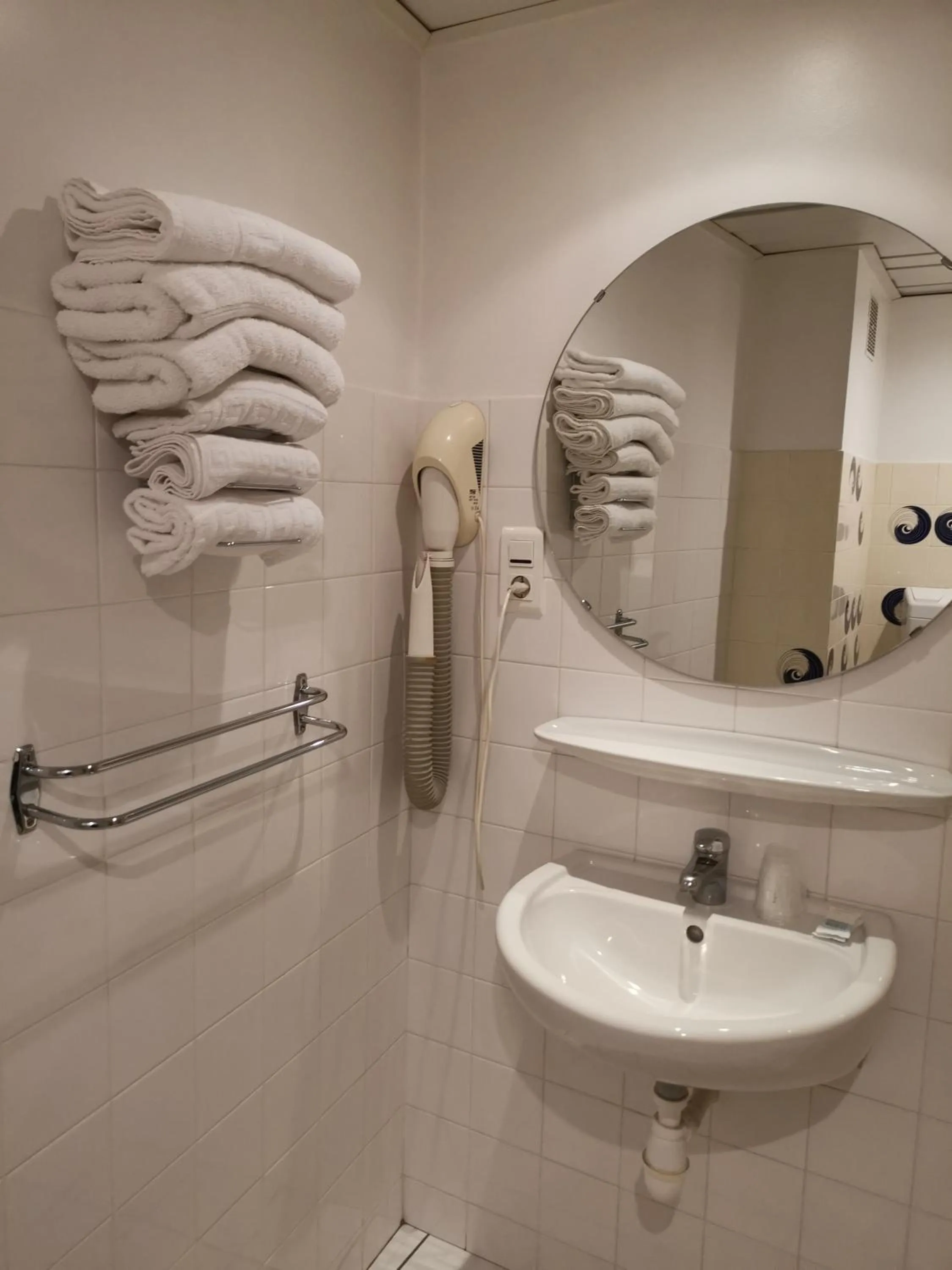 Bathroom in Adonis Lourdes - Notre Dame de la Sarte