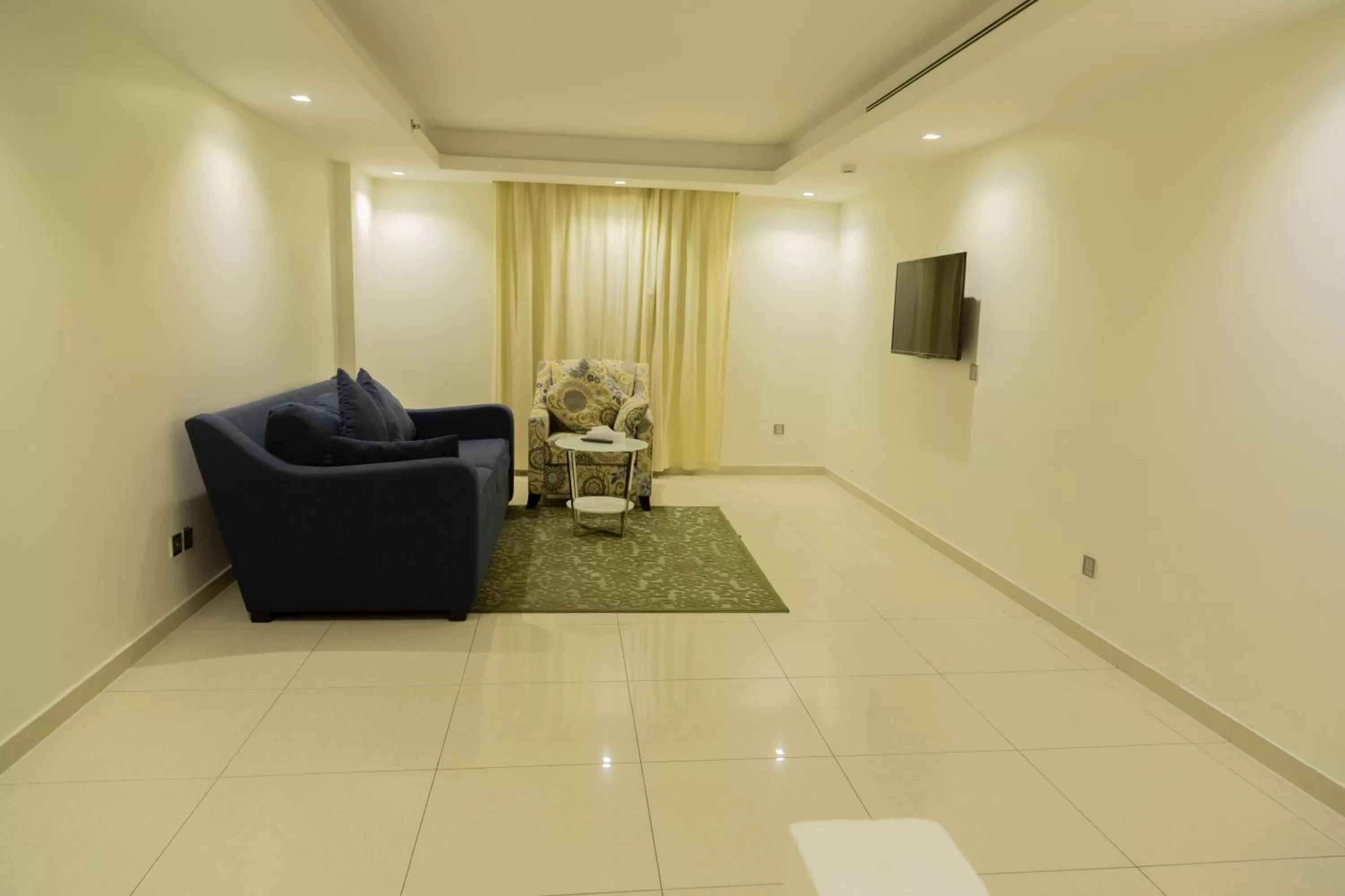 Deluxe Suite in Carawan Hotel Jeddah - فندق كروان جدة