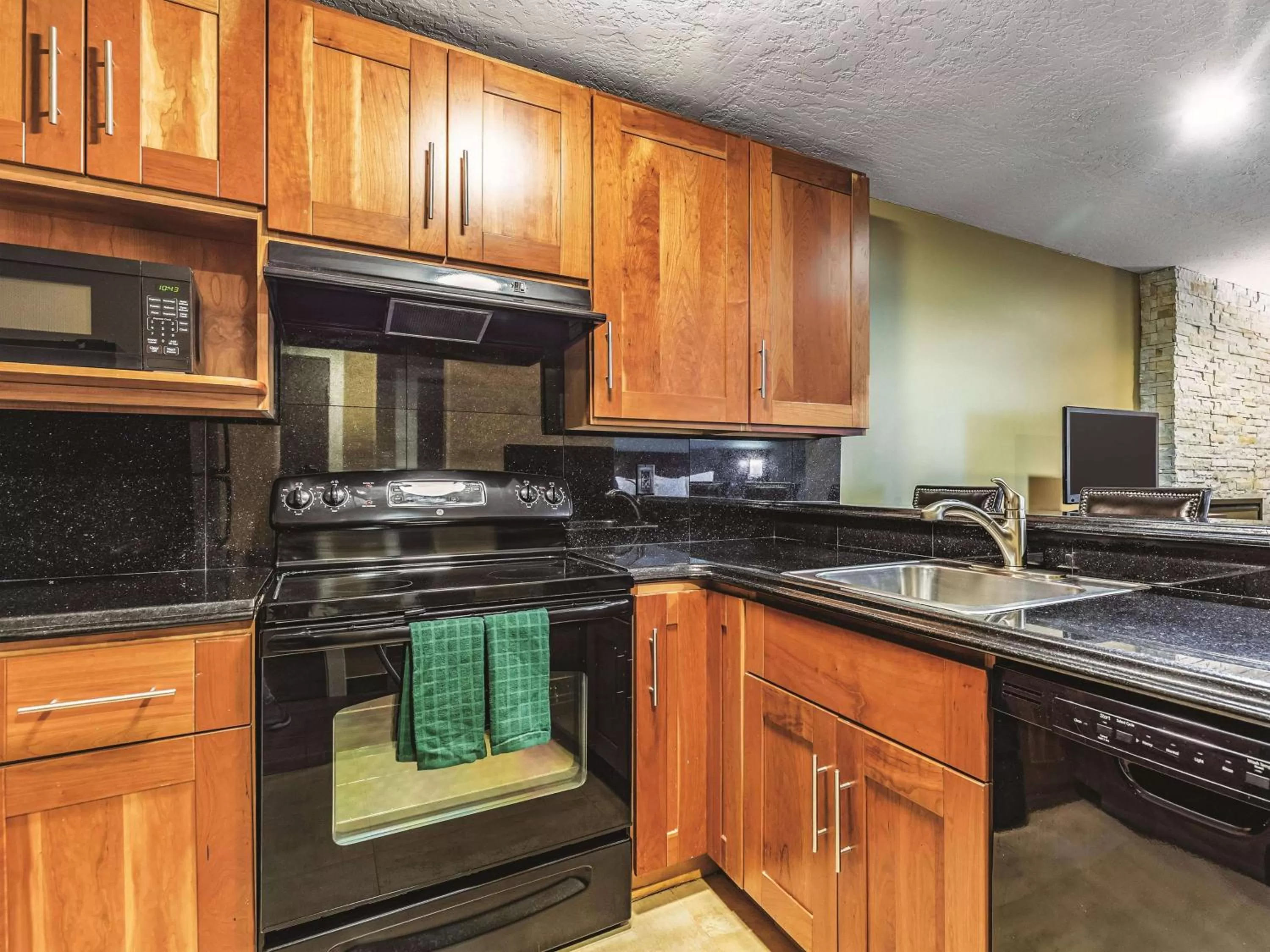 Photo of the whole room in La Quinta by Wyndham San Francisco Airport West Millbrae FREE AIRPORT SHUTTLE