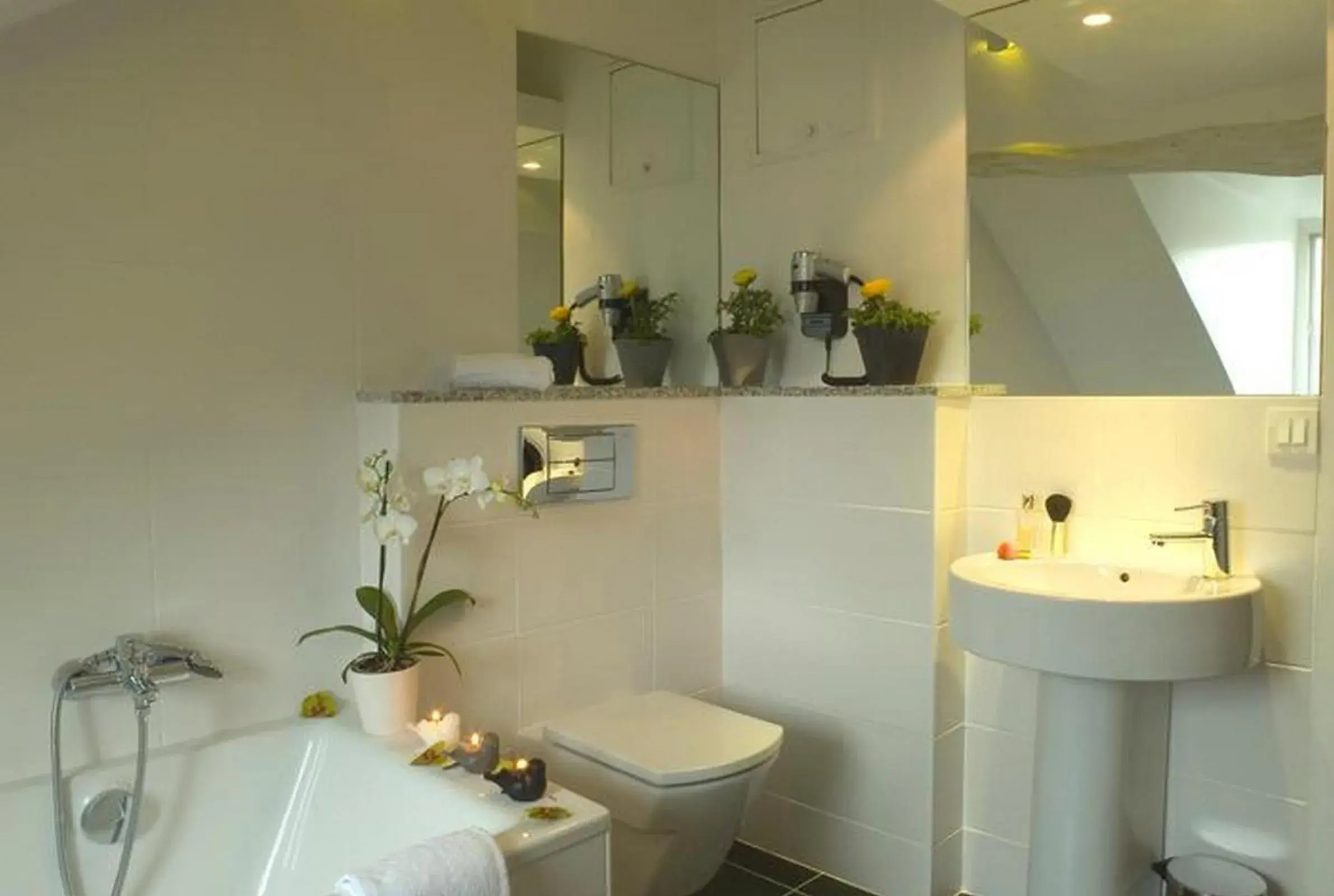 Charming Double Room with Air-Conditioning in Hôtel Claret Bercy Charming Double Room with Air-Conditioning in Hôtel Claret Bercy