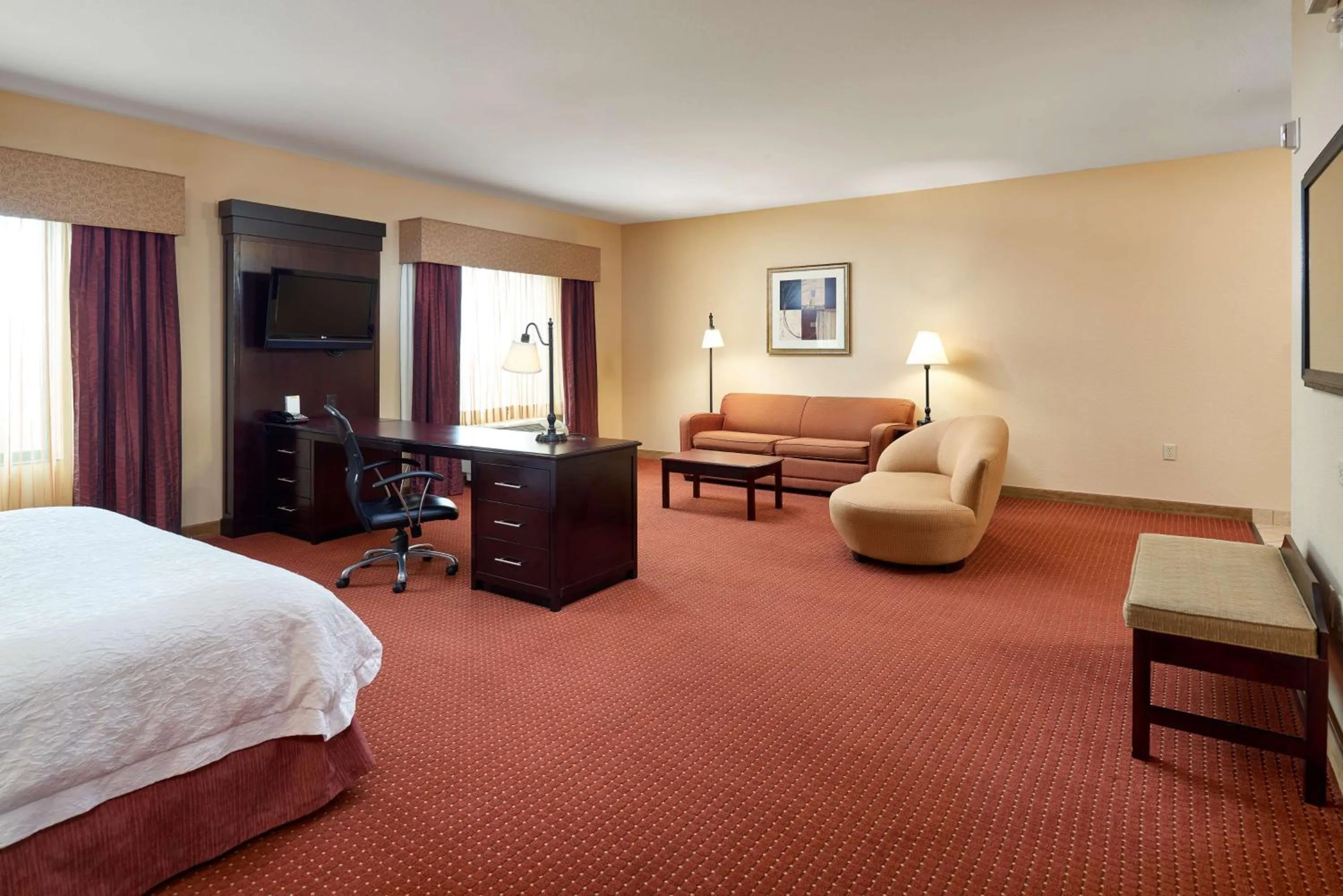 Bedroom, Bed in Hampton Inn & Suites Austin South Buda
