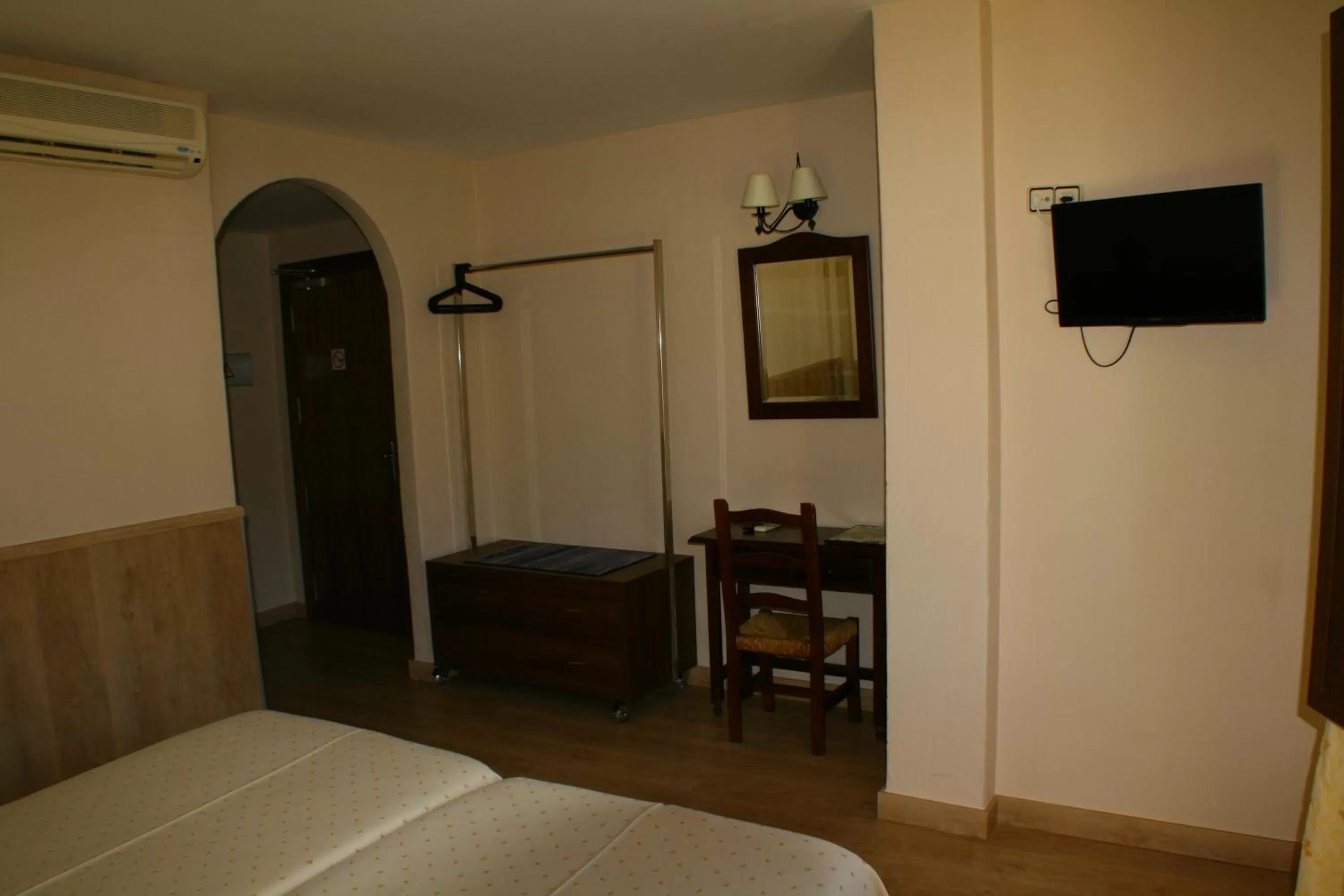Photo of the whole room, Bed in Hotel Rural Huerta del Laurel