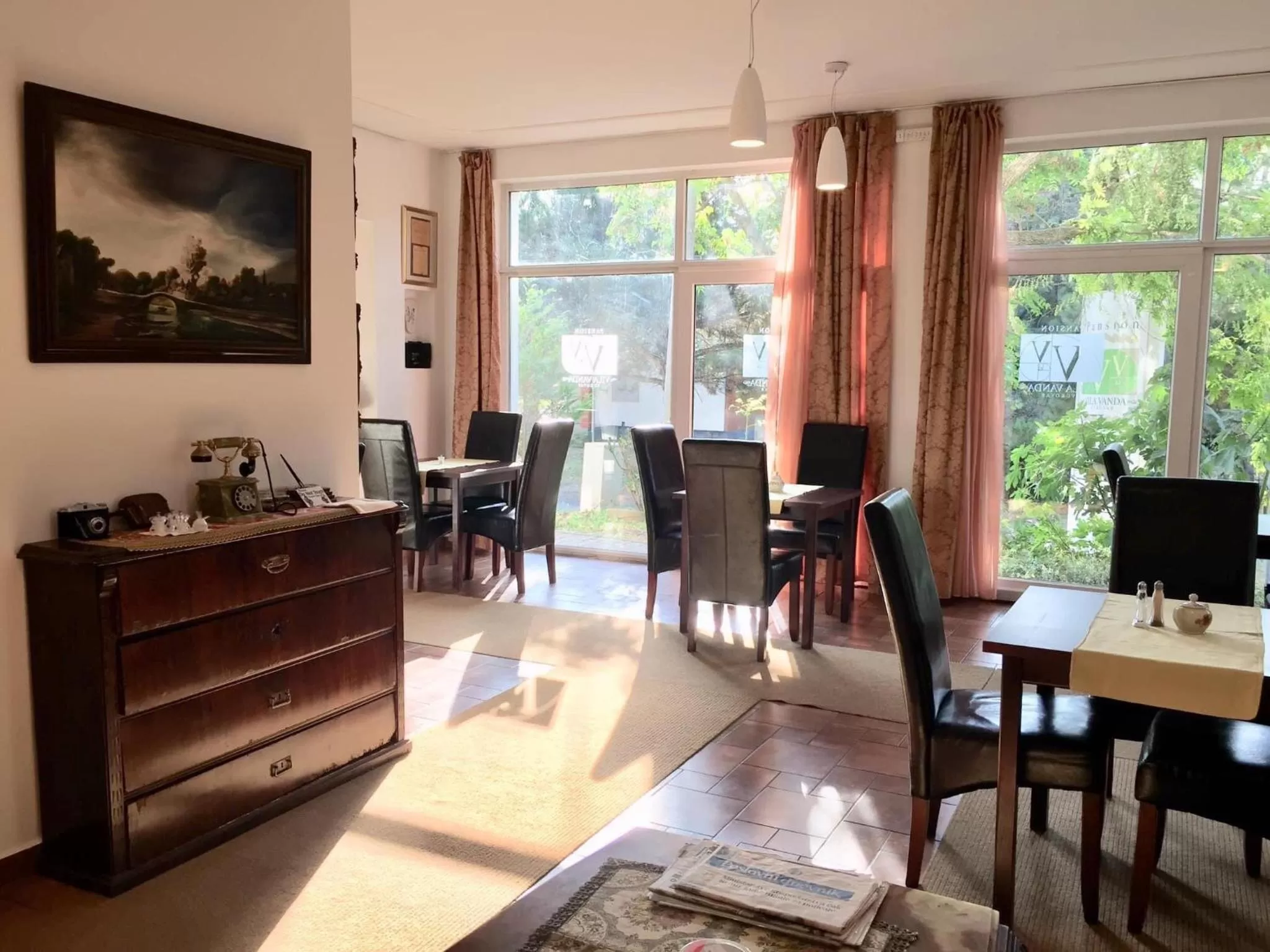 Living room, Restaurant/Places to Eat in Pansion Vila Vanda