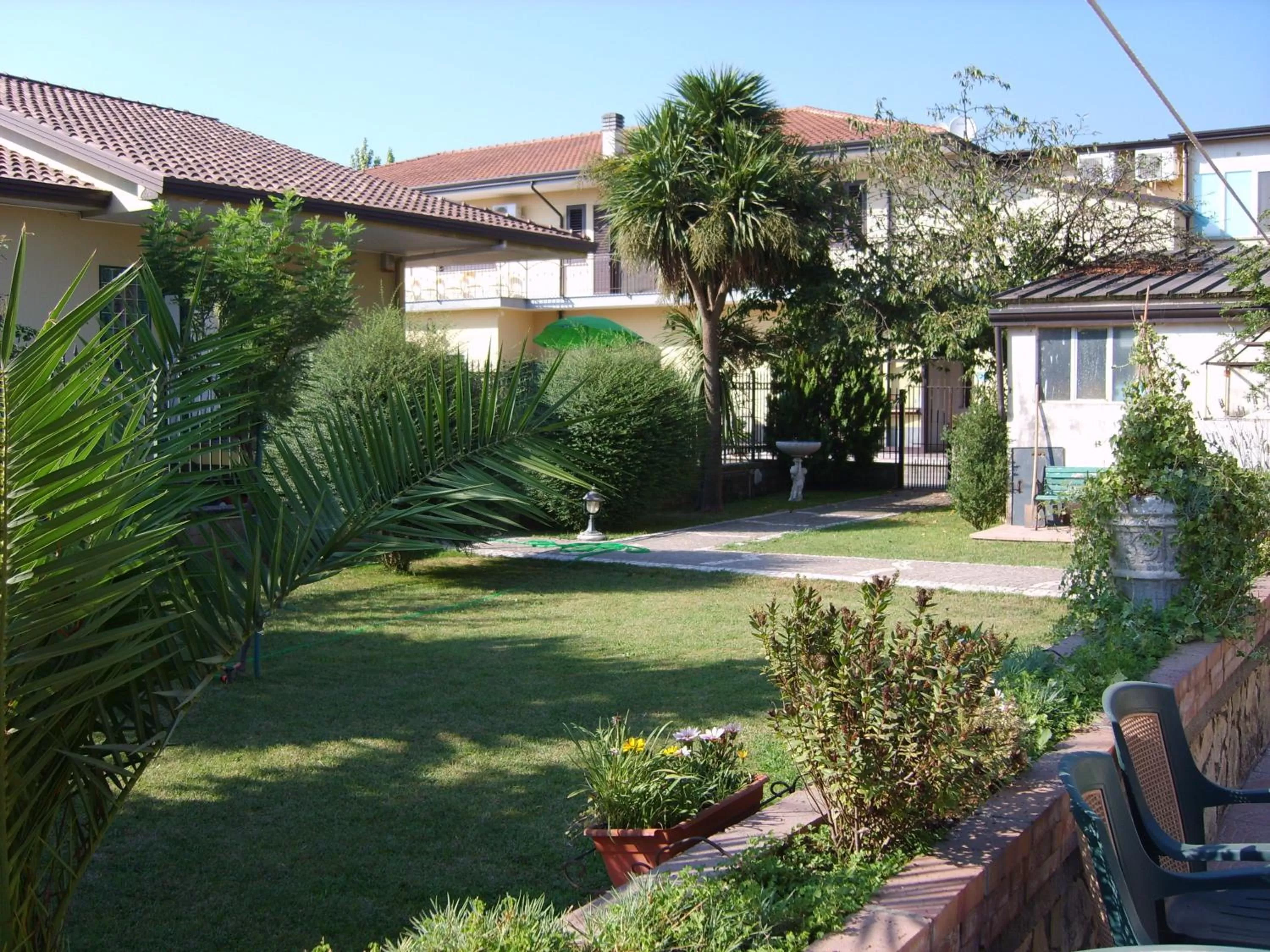 Garden in Hotel Rosso Di Sera