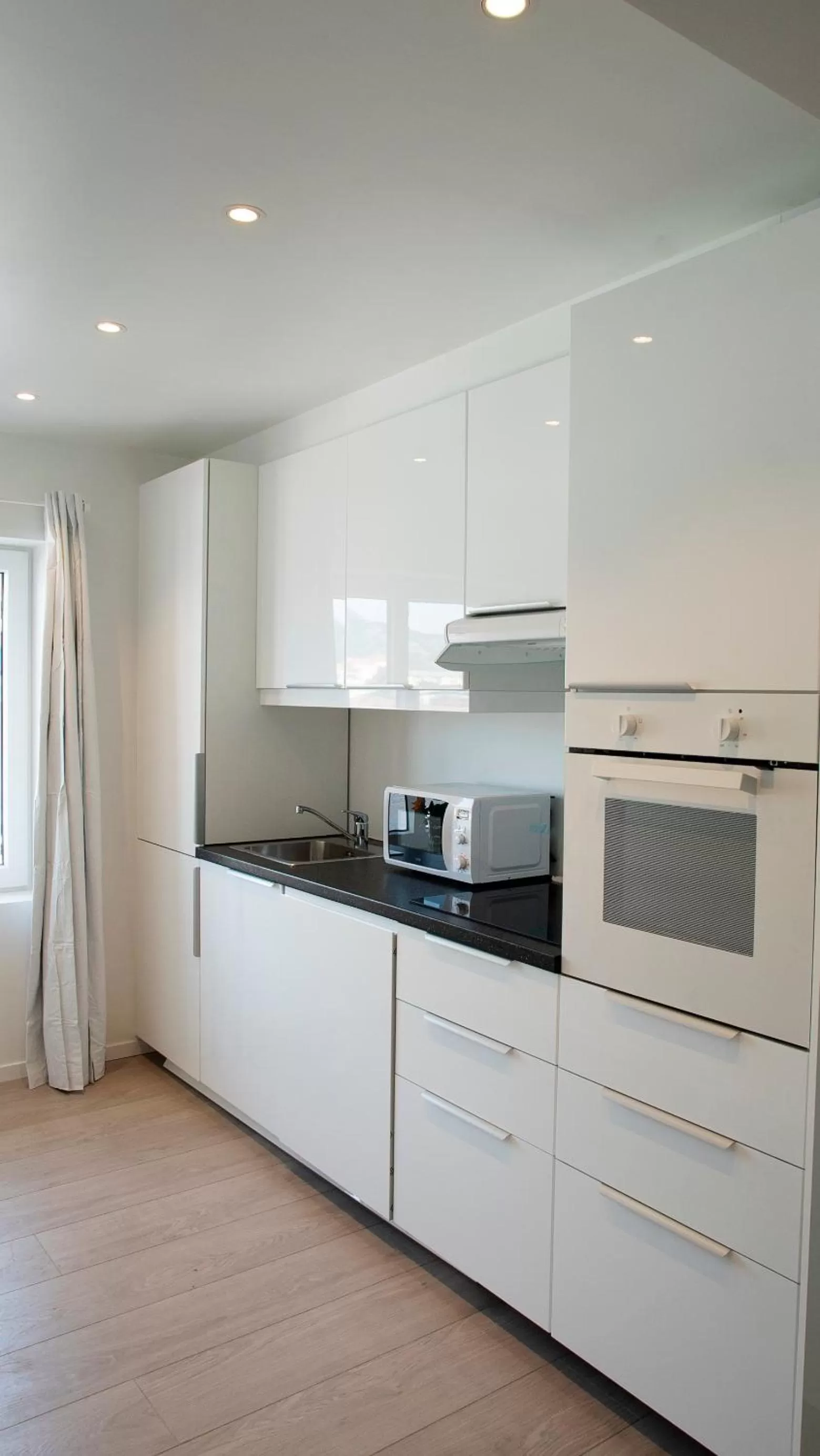 Kitchen or kitchenette in Magic Hotel & Apartments Kløverhuset