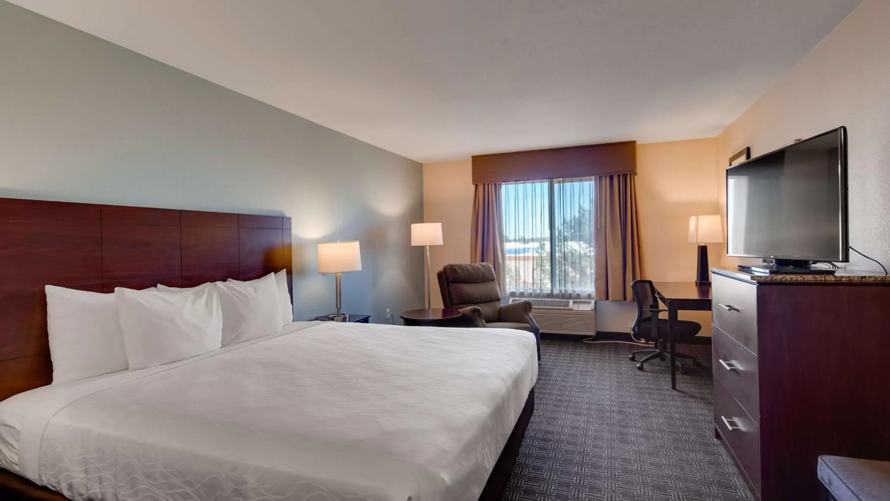 King Room - Disability Access in Best Western Plus Gateway Inn & Suites - Aurora King Room - Disability Access in Best Western Plus Gateway Inn & Suites - Aurora