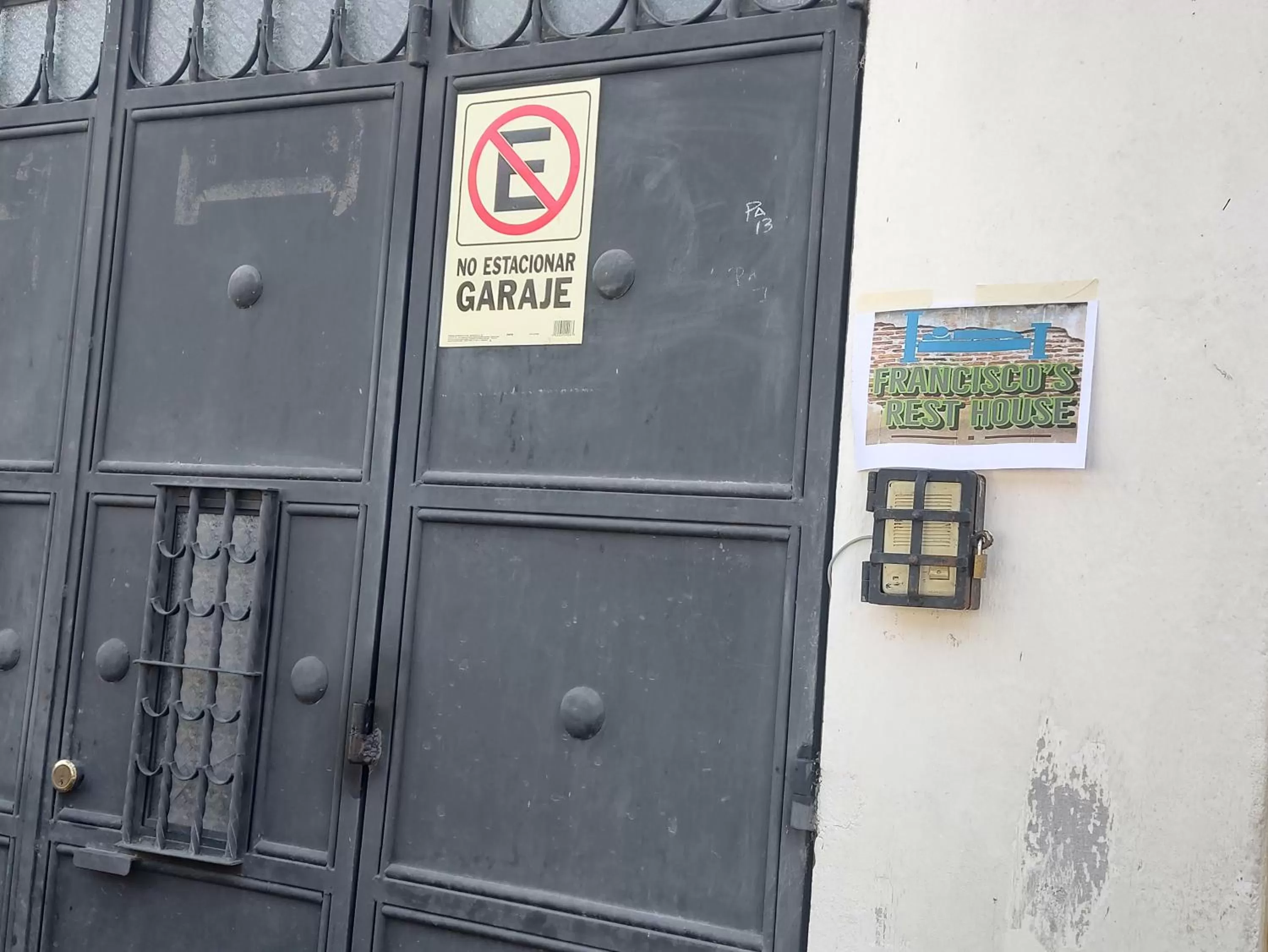 Facade/entrance in Francisco's rest house hotel