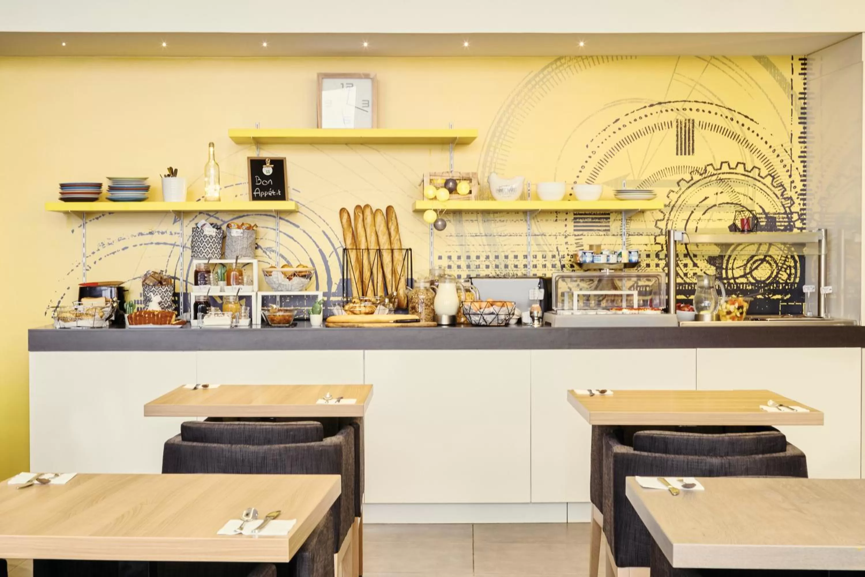 Continental breakfast in ibis Styles Marseille Gare Saint-Charles