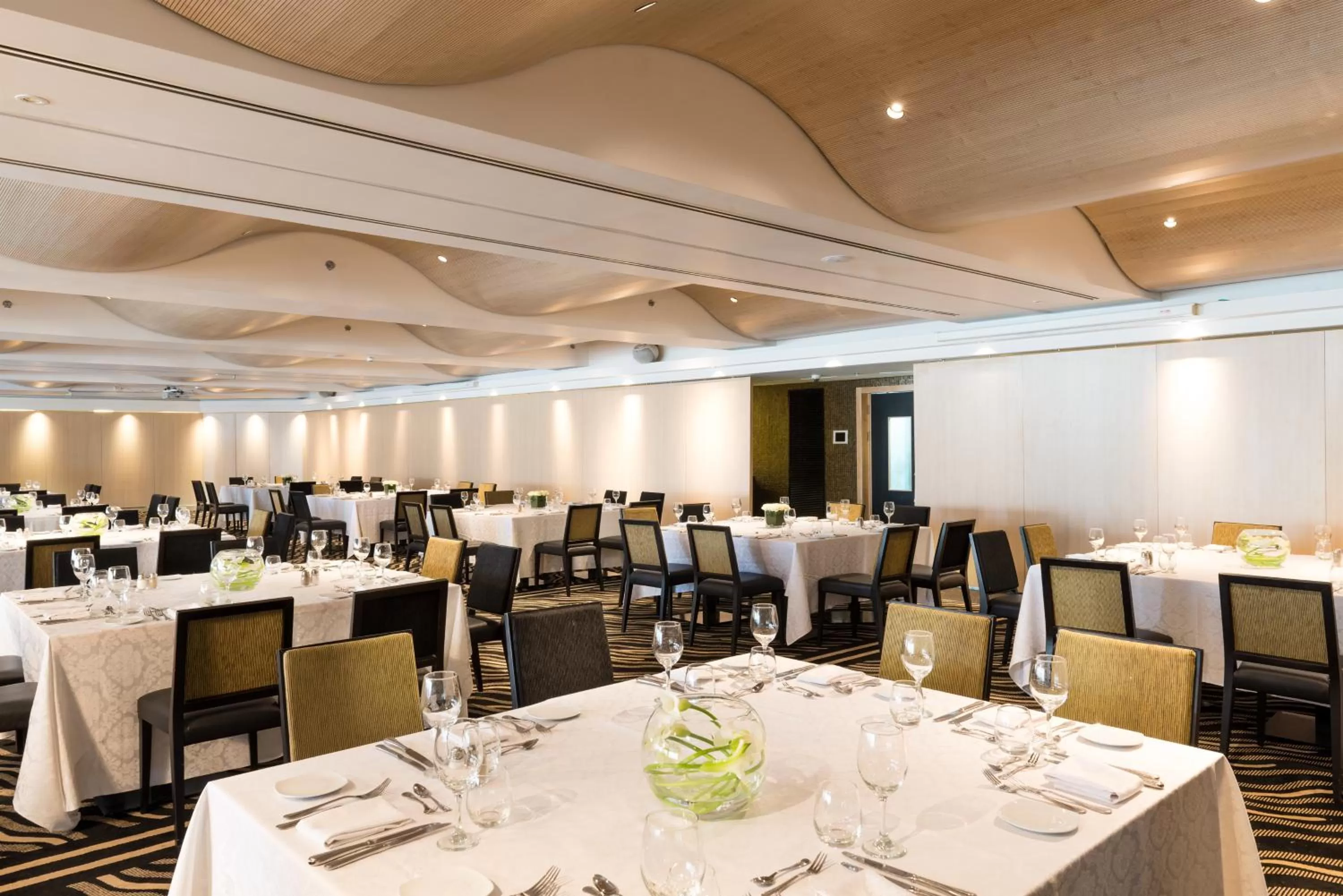 Restaurant/places to eat in Leonardo Plaza Hotel Jerusalem