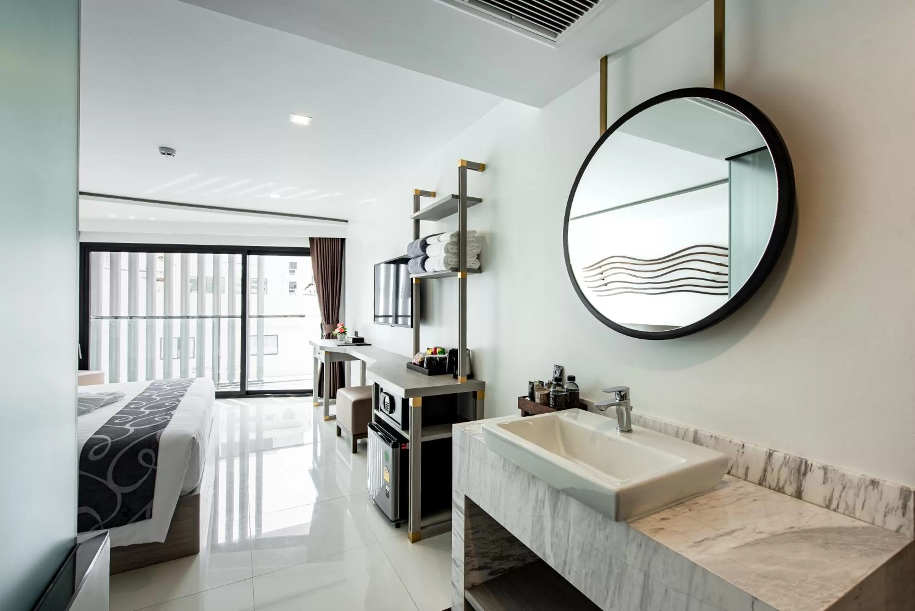 Property building, Bed in Blackwoods Hotel Pattaya - SHA Extra Plus