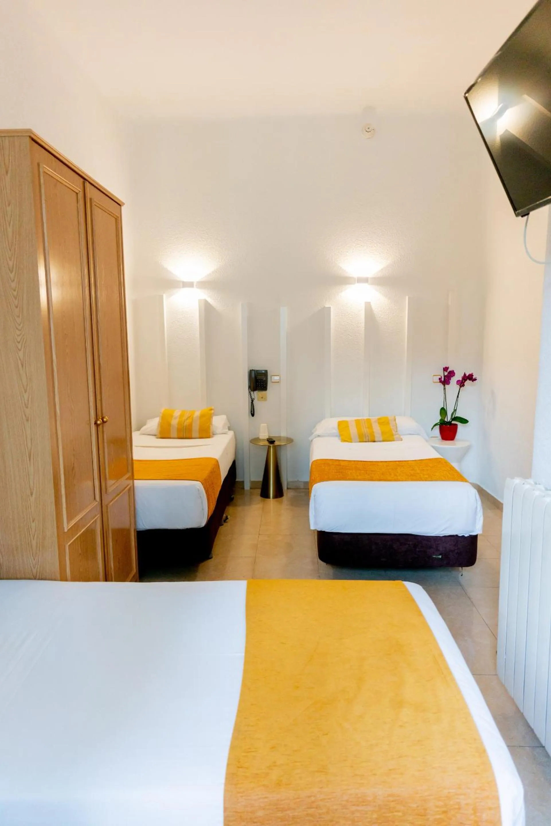 Bedroom, Bed in Hostal Josefina-Gran Vía