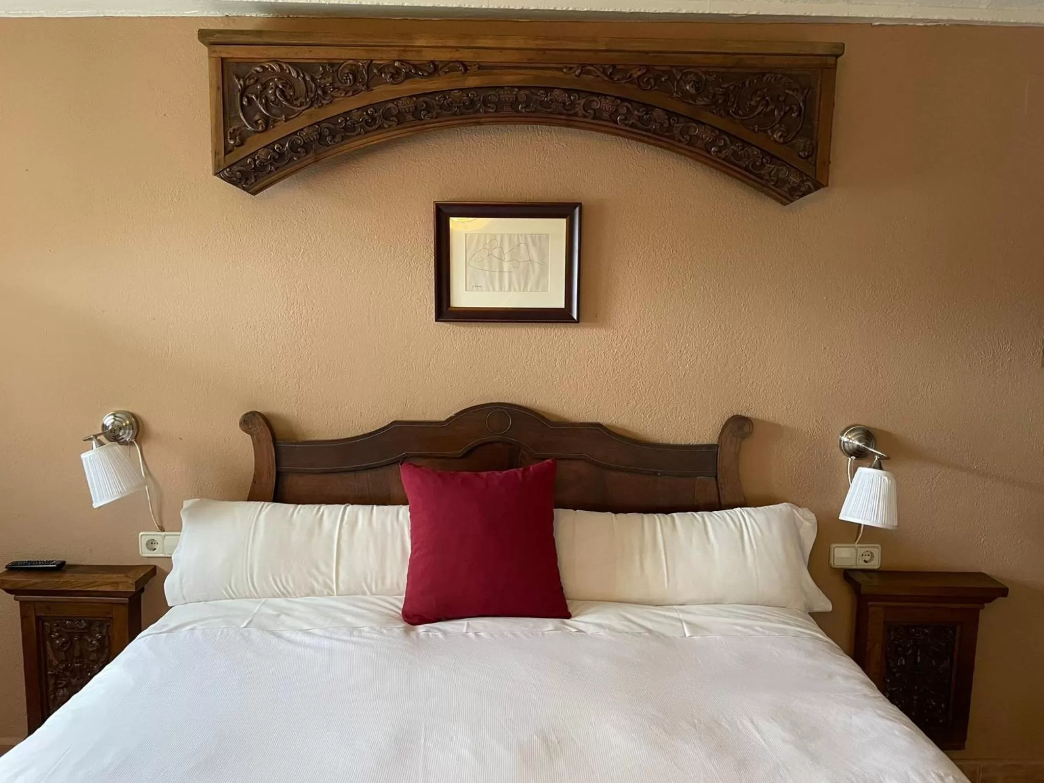 Photo of the whole room in Hotel Cruells