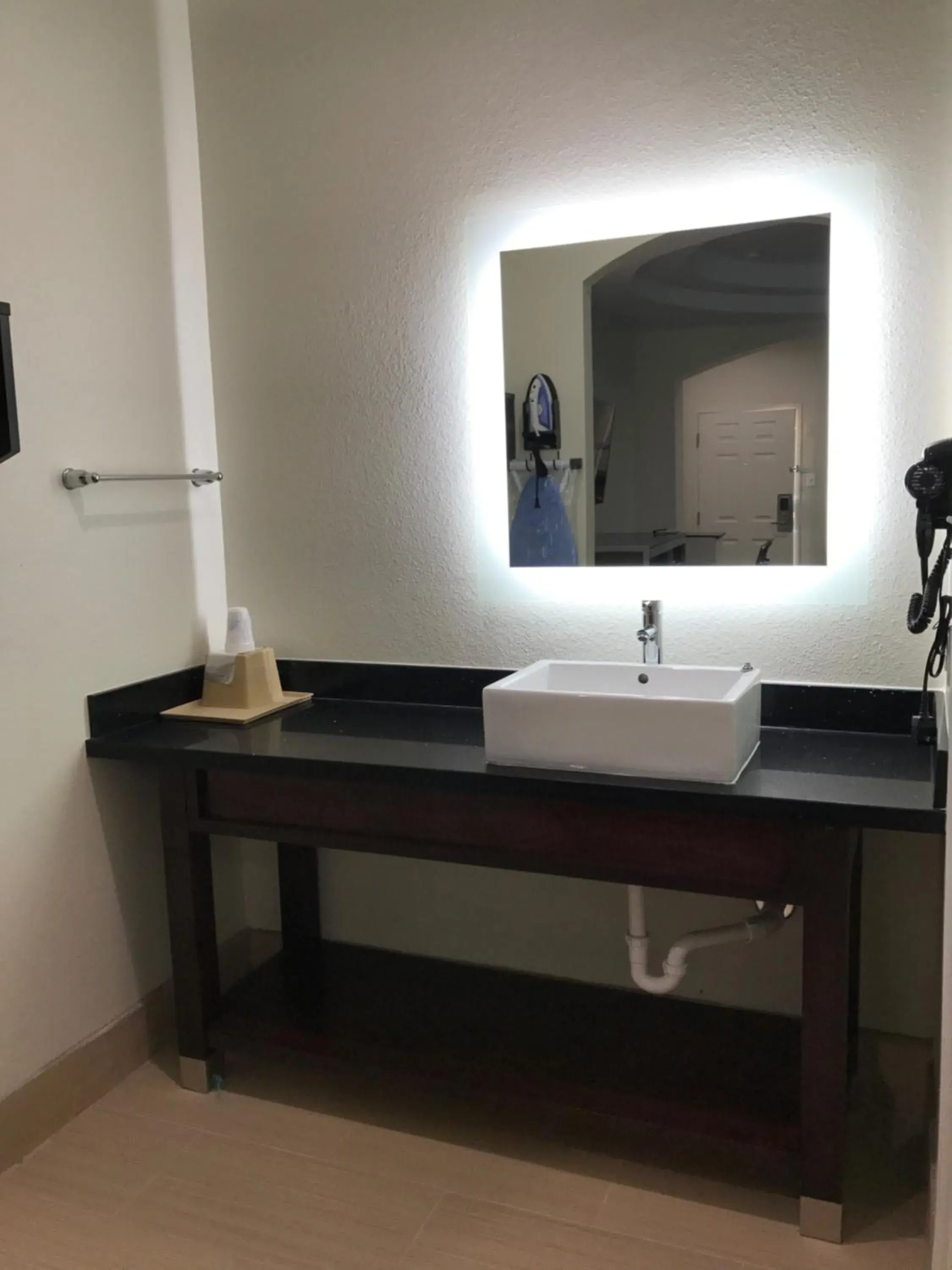 King Room - Smoking in Americas Best Value Inn & Suites Spring / N. Houston King Room - Smoking in Americas Best Value Inn & Suites Spring / N. Houston