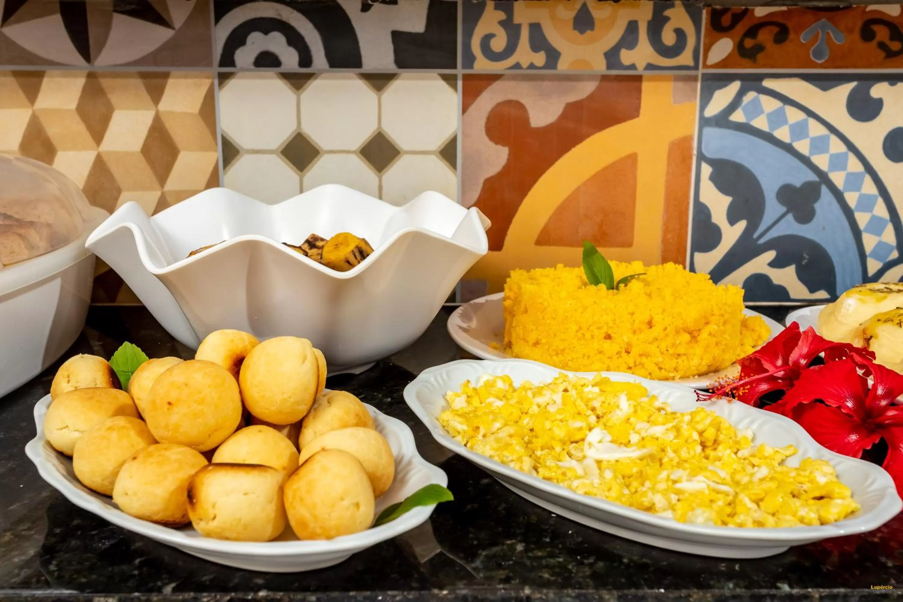 Breakfast, Food in i9 Embaú Flats & Suites