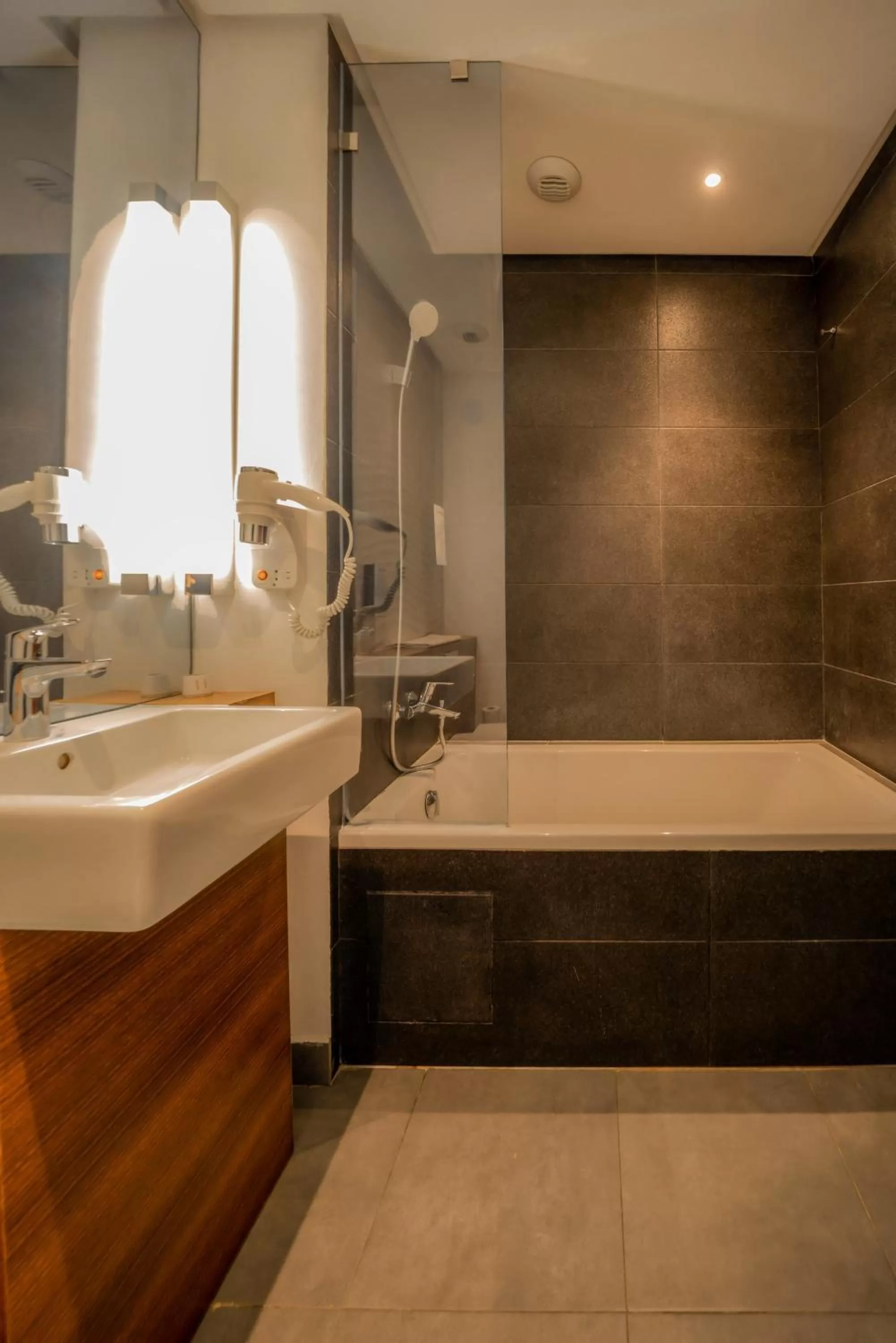 Toilet in Campanile Casablanca Centre Ville