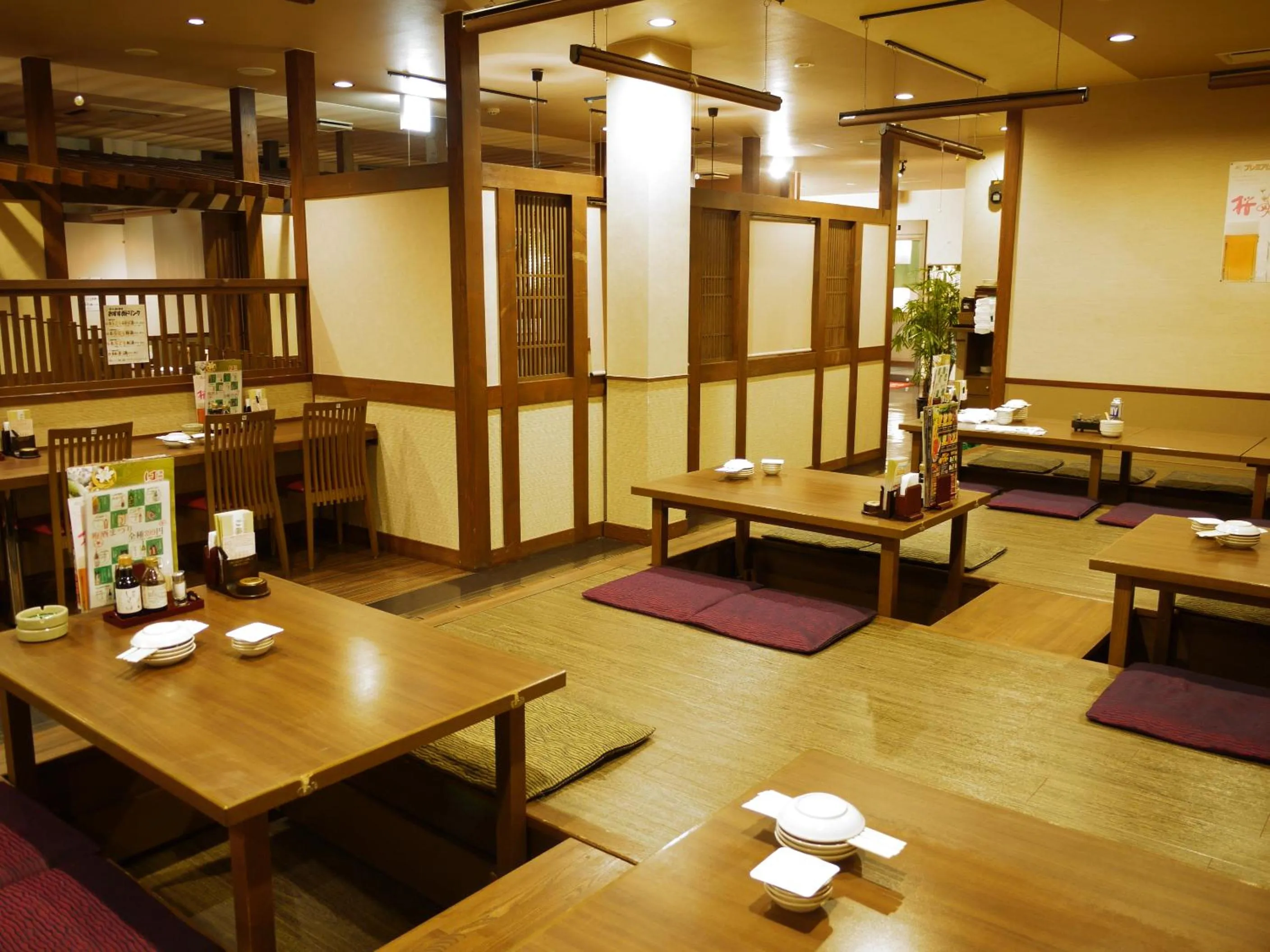 Restaurant/places to eat in Hotel Route-Inn Hamanako