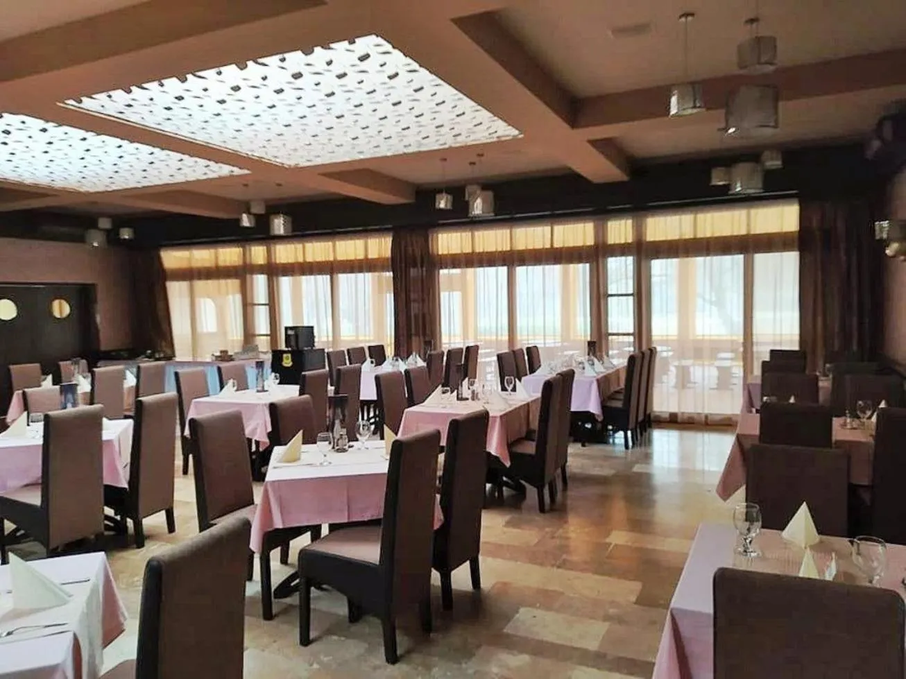 Restaurant/places to eat in Park Hotel Gyula