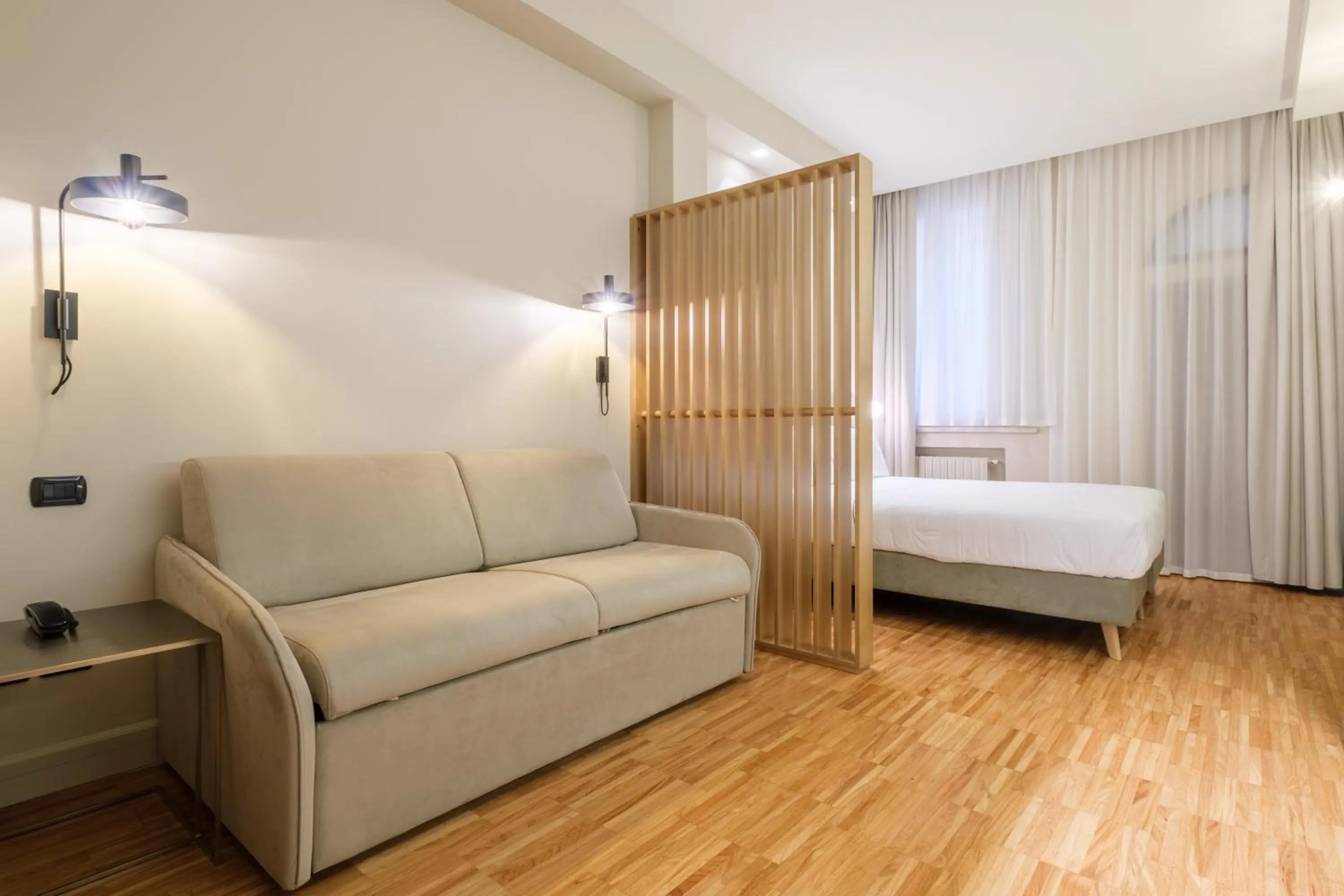 Photo of the whole room, Bed in Hotel Touring