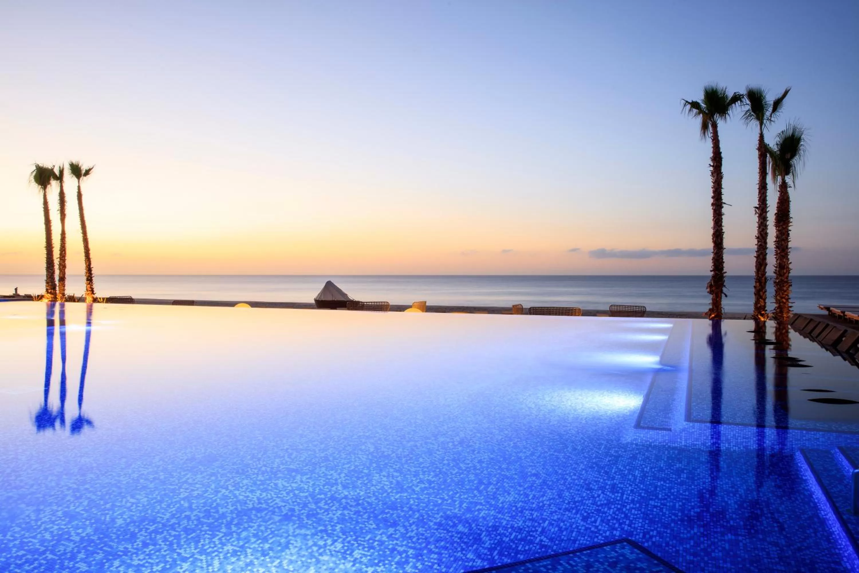 Swimming pool in Krystal Grand Los Cabos - All Inclusive