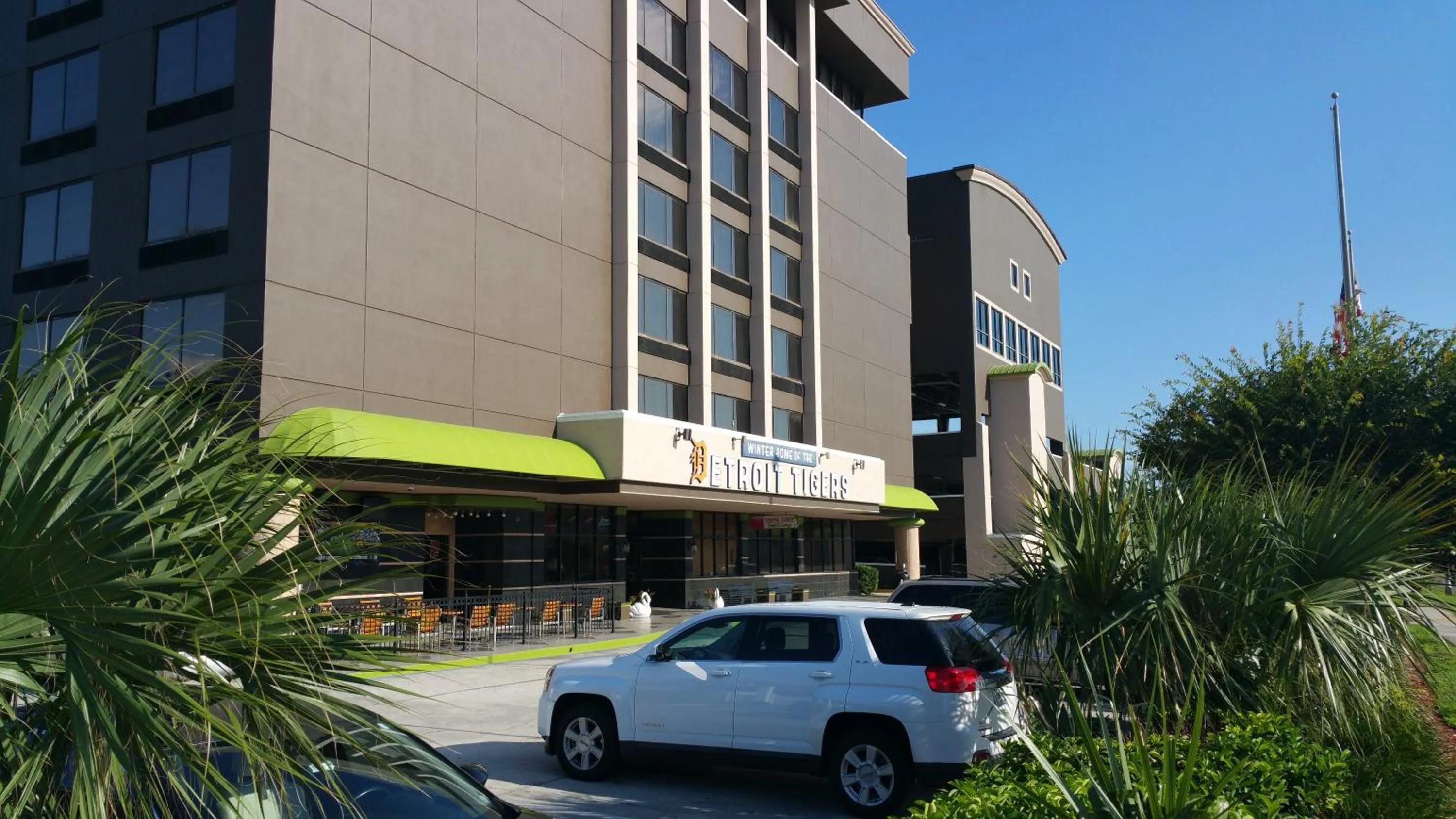 Street view in Imperial Swan Hotel and Suites Lakeland