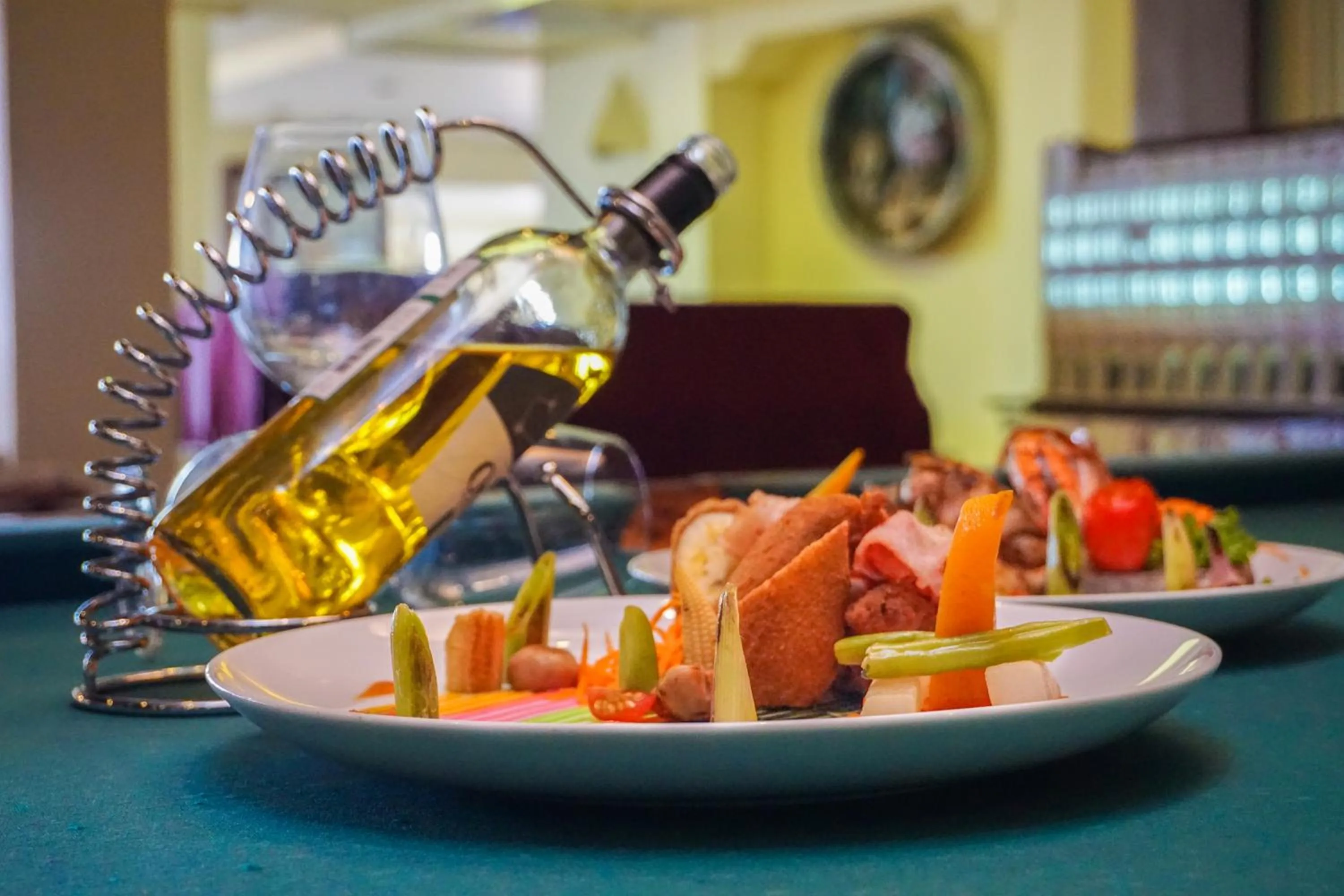 Food and drinks in Grand Oriental Hotel