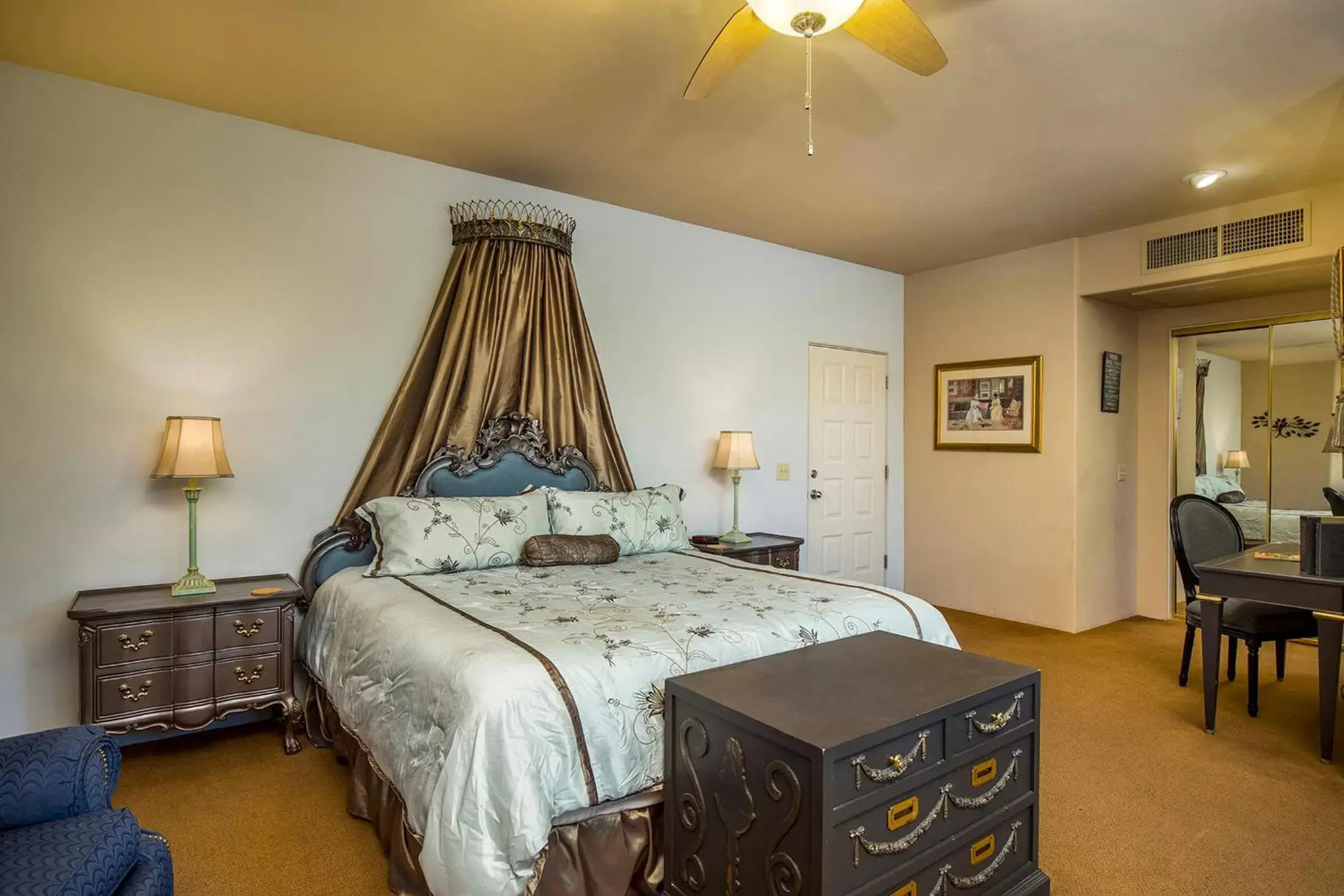 Marie's Standard King Room in Alma De Sedona Inn B&B Marie's Standard King Room in Alma De Sedona Inn B&B