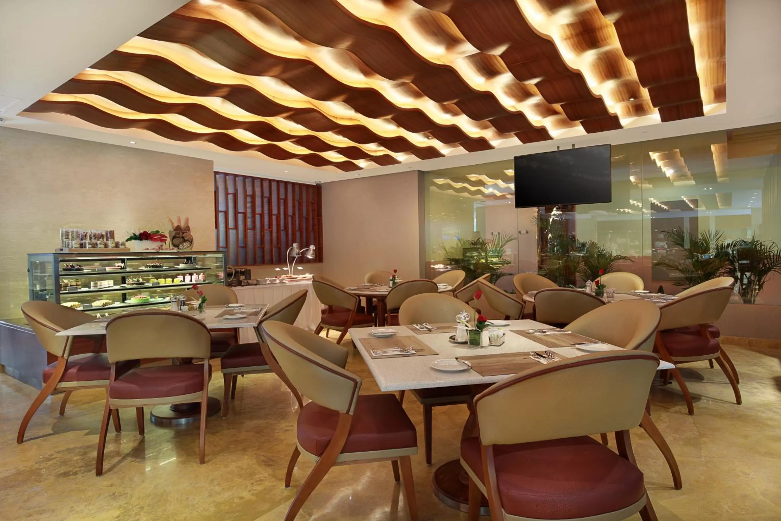 Restaurant/places to eat in SenS Hotel and Spa