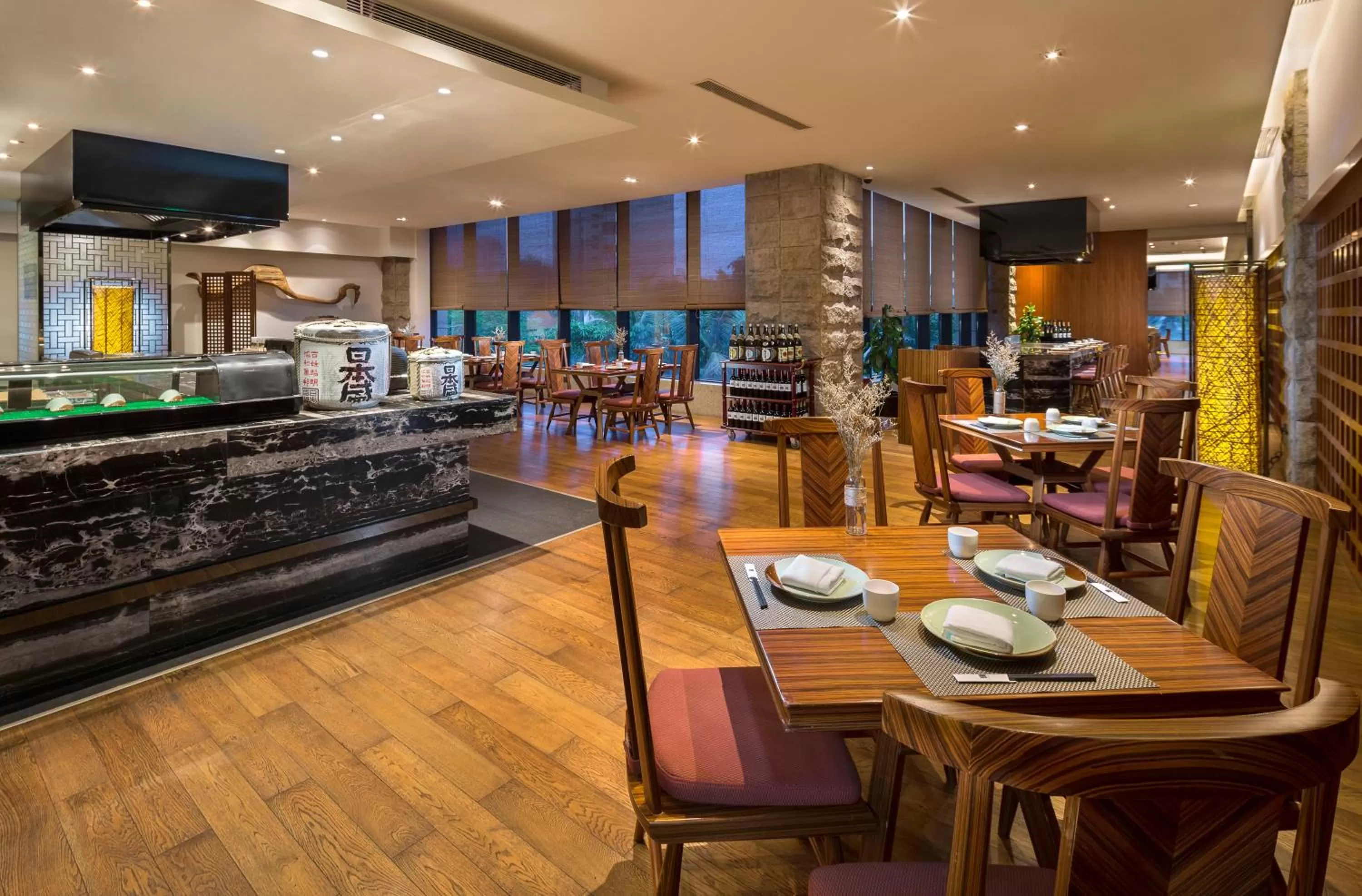 Restaurant/places to eat in Crowne Plaza Sanya City Center by IHG