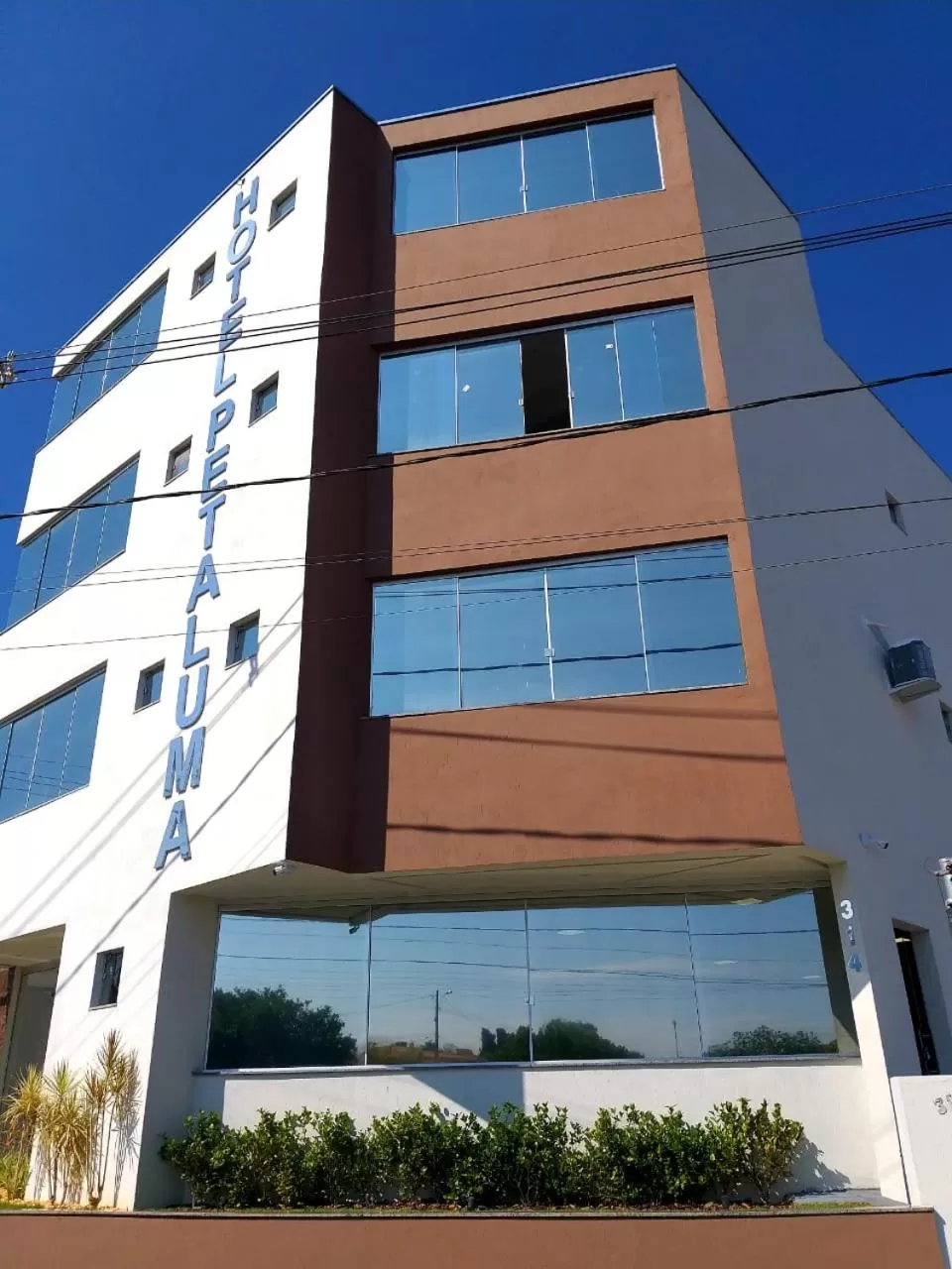 Property Building in Hotel Petaluma Piumhi