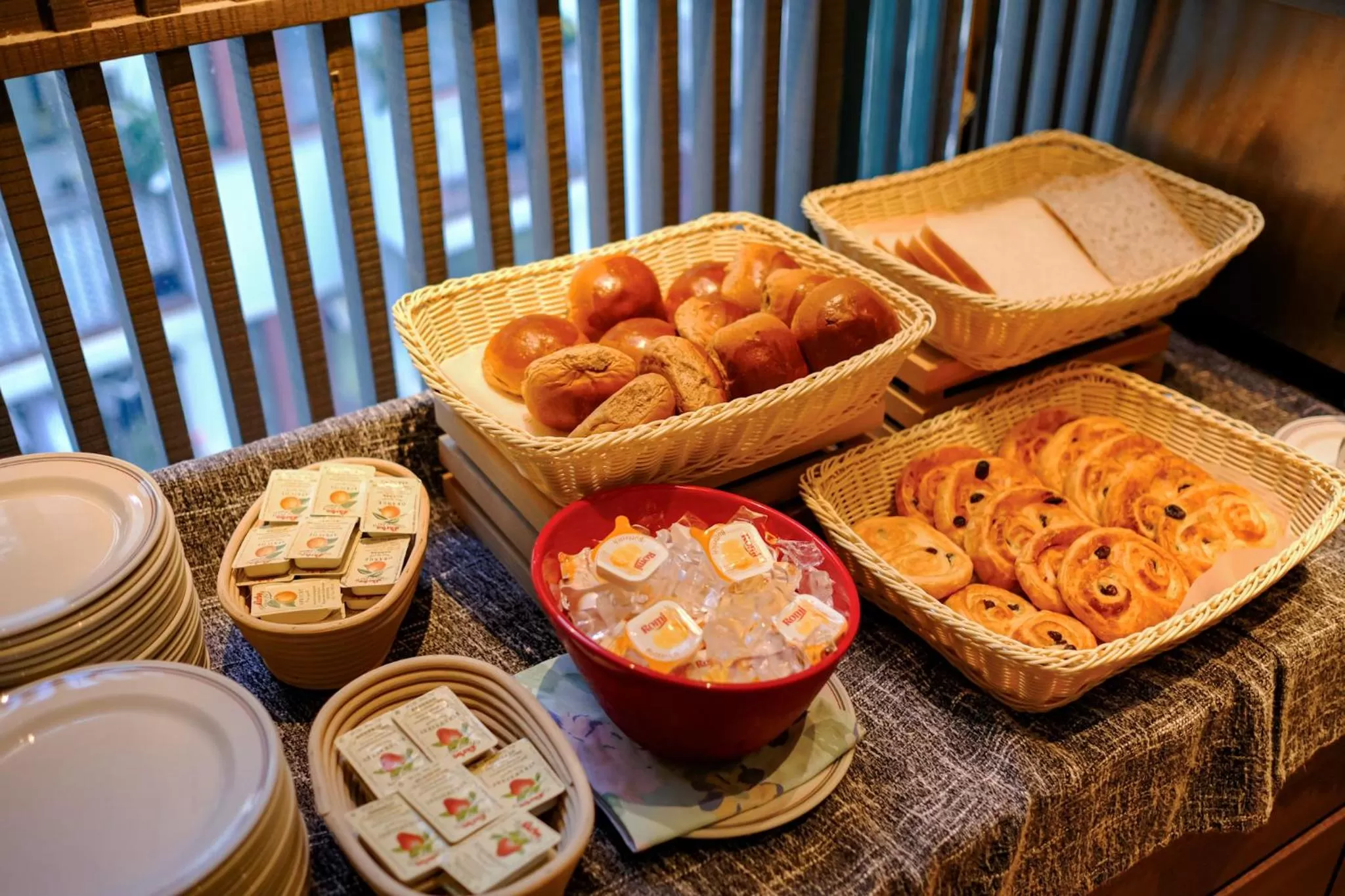 Restaurant/places to eat in South Pacific Hotel