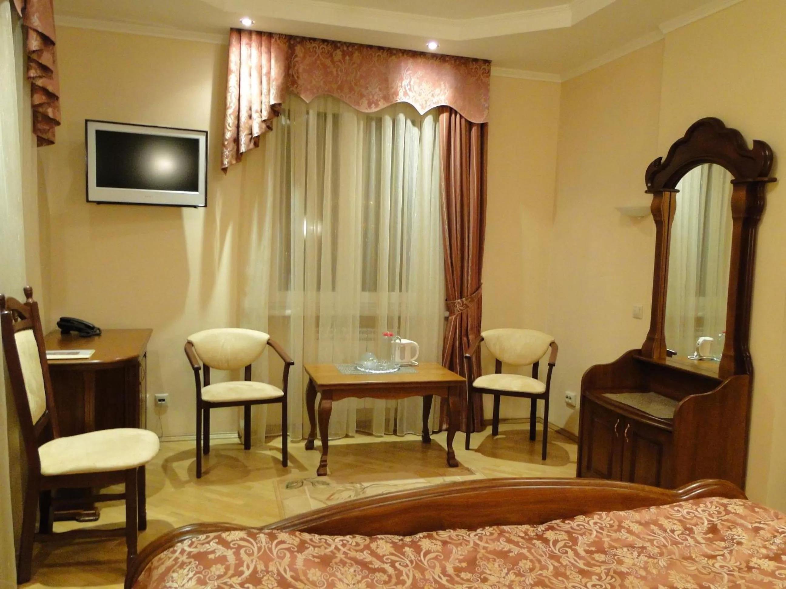 Decorative detail, Seating Area in Red Stone