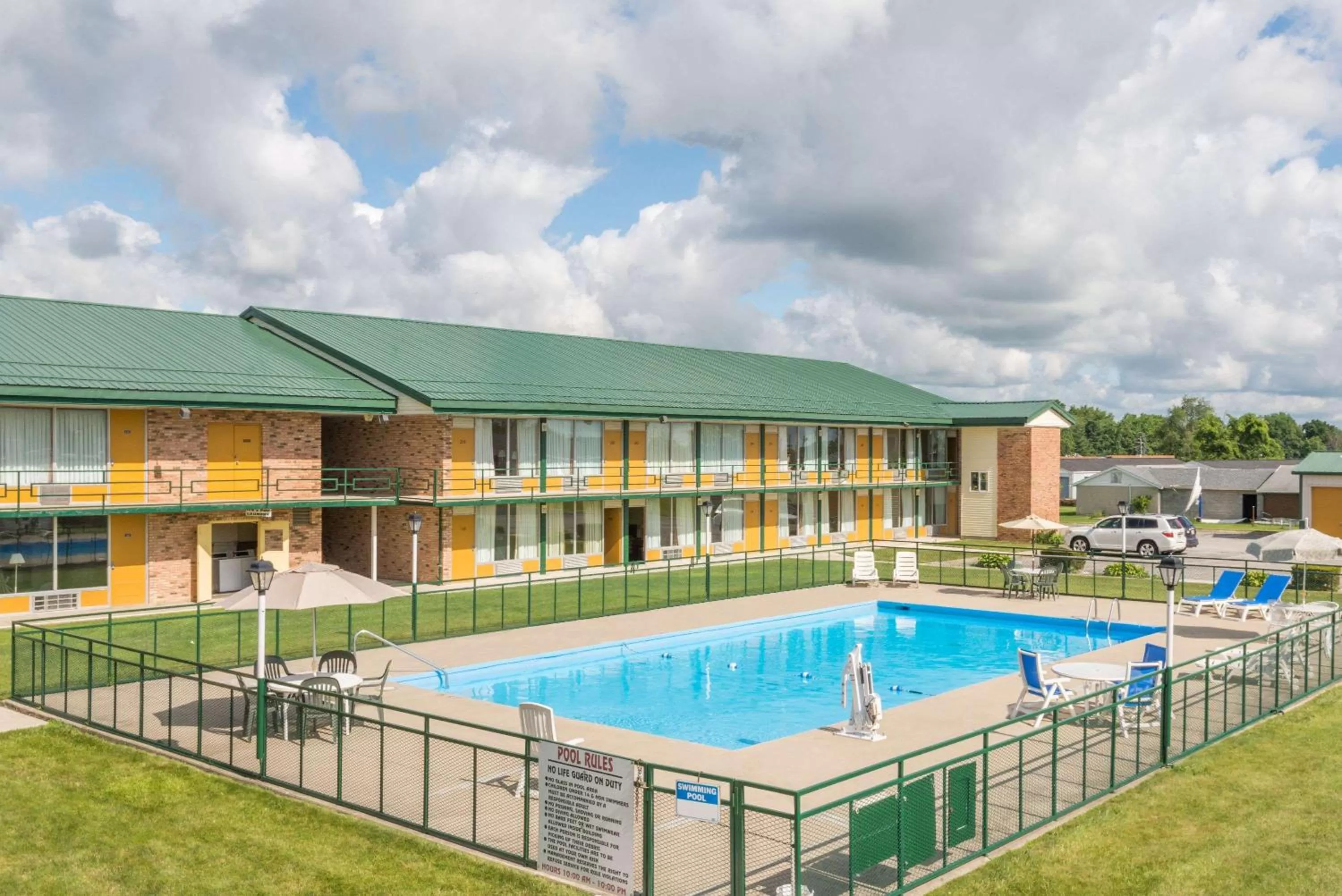 On site, Swimming Pool in Knights Inn Wabash