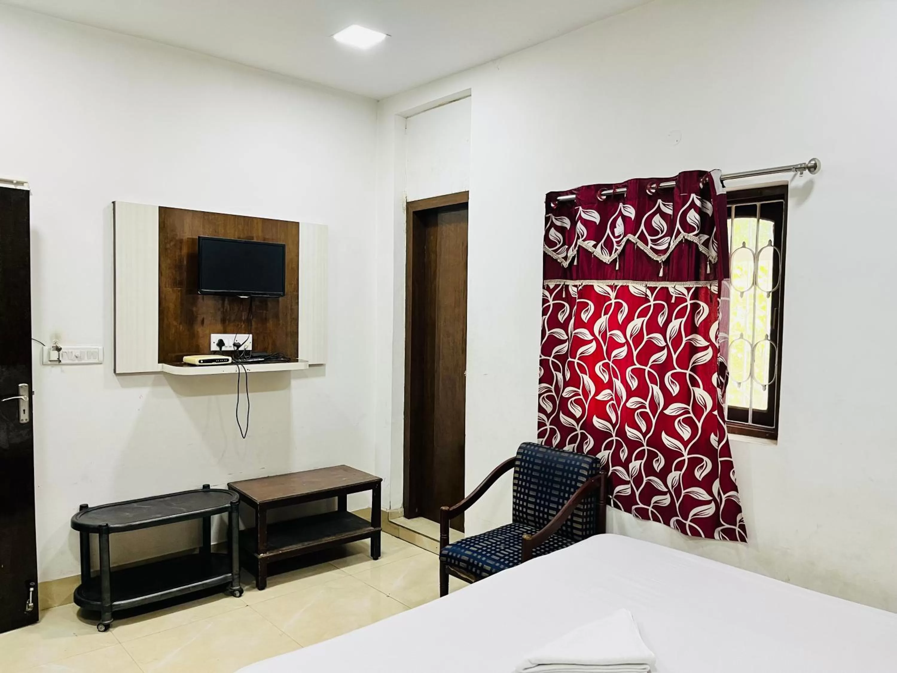 Photo of the whole room, Bed in Hotel Airlines