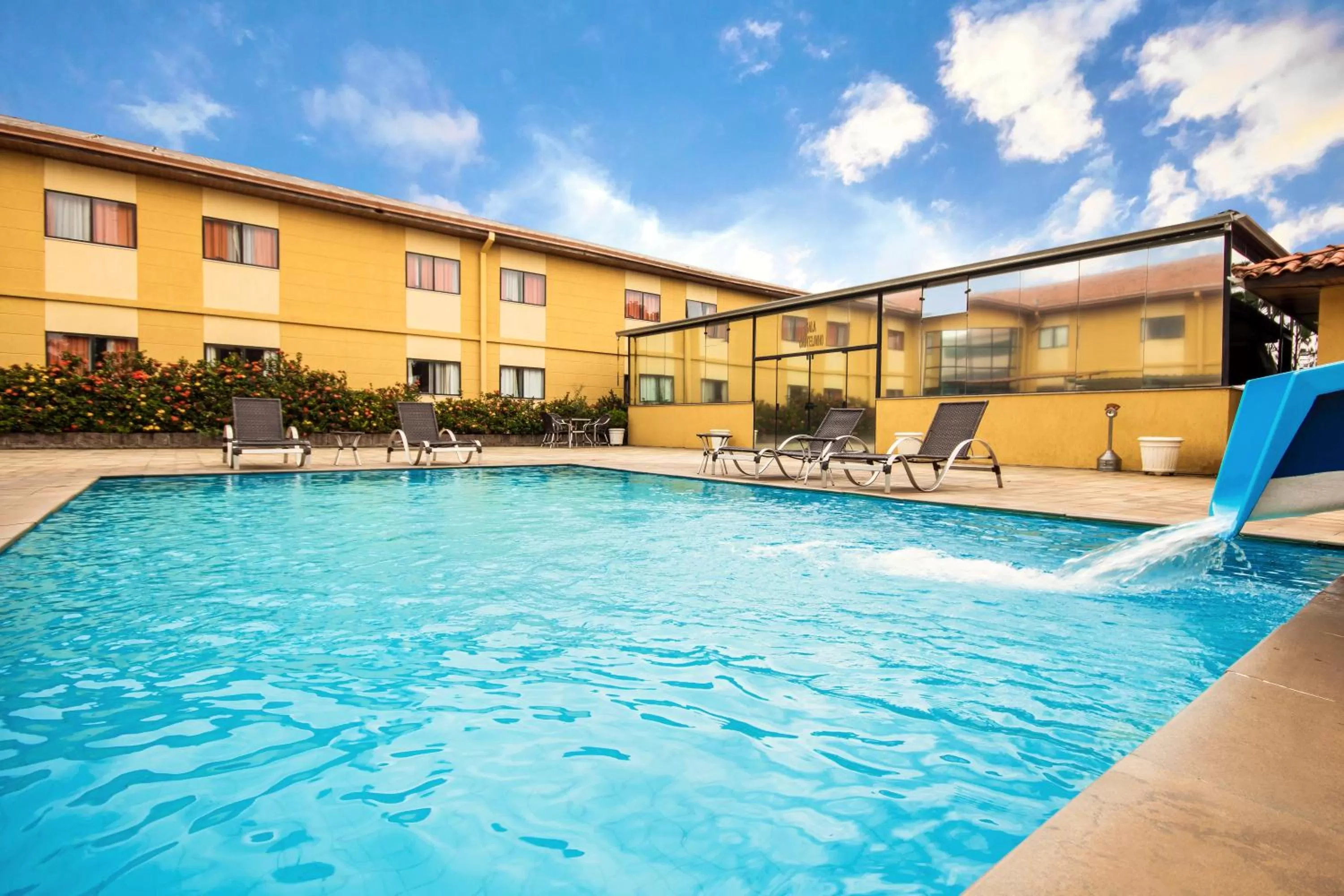 Swimming pool in Hotel Nacional Inn Sorocaba
