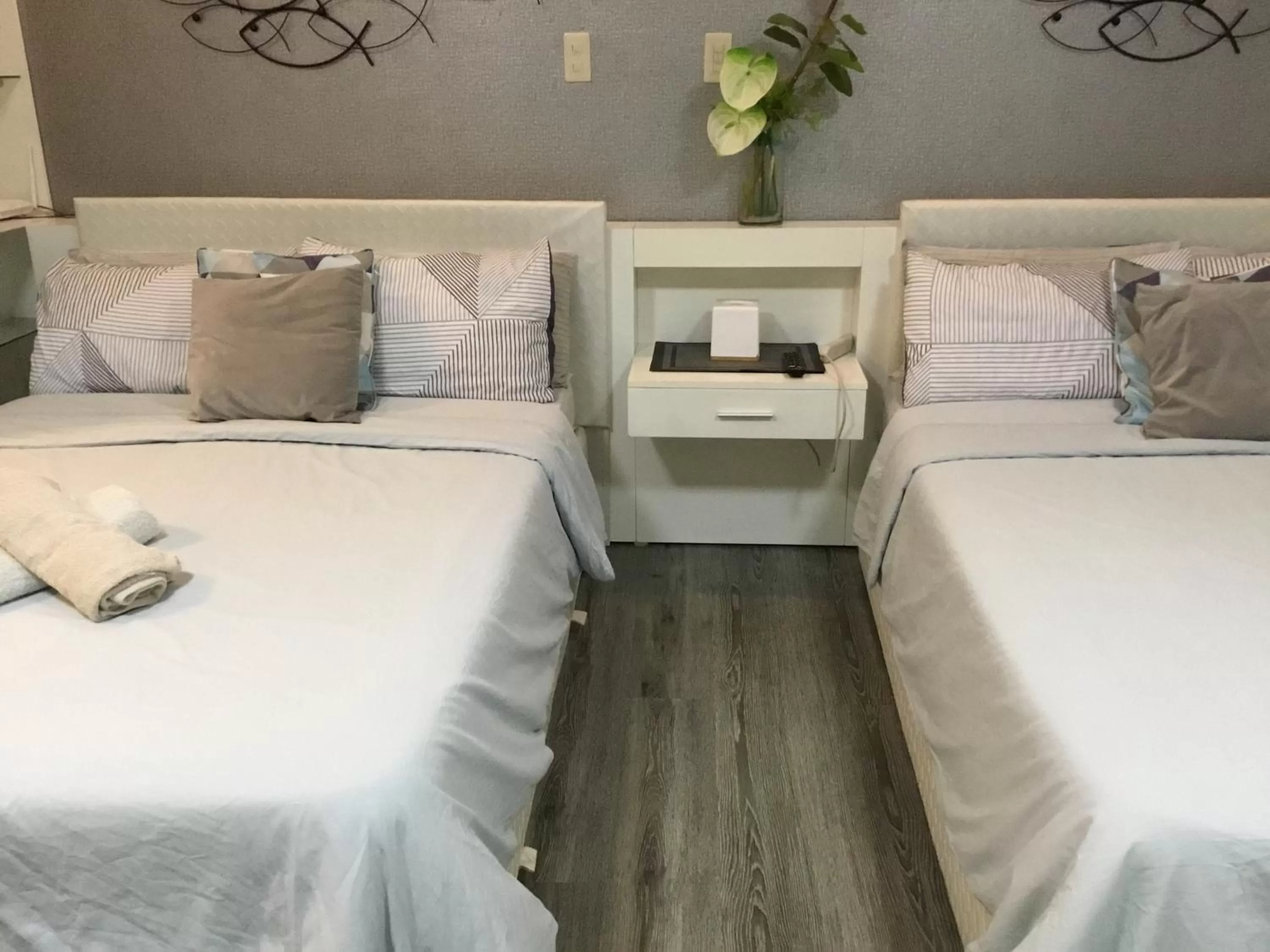 Bed in Condo with Free Swimming Pool & Viewing Deck