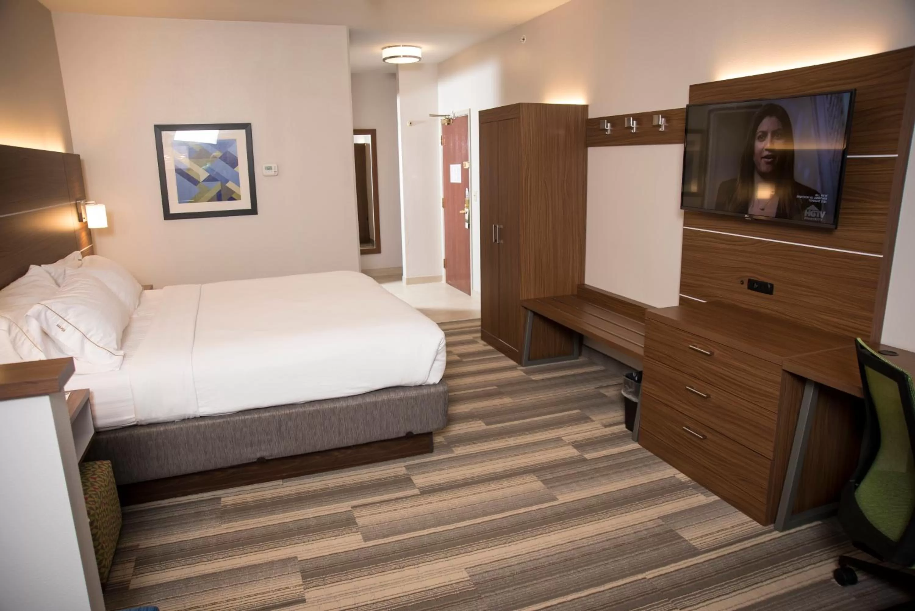 Photo of the whole room, Bed in Holiday Inn Express Hotel & Suites Lexington-Downtown University by IHG