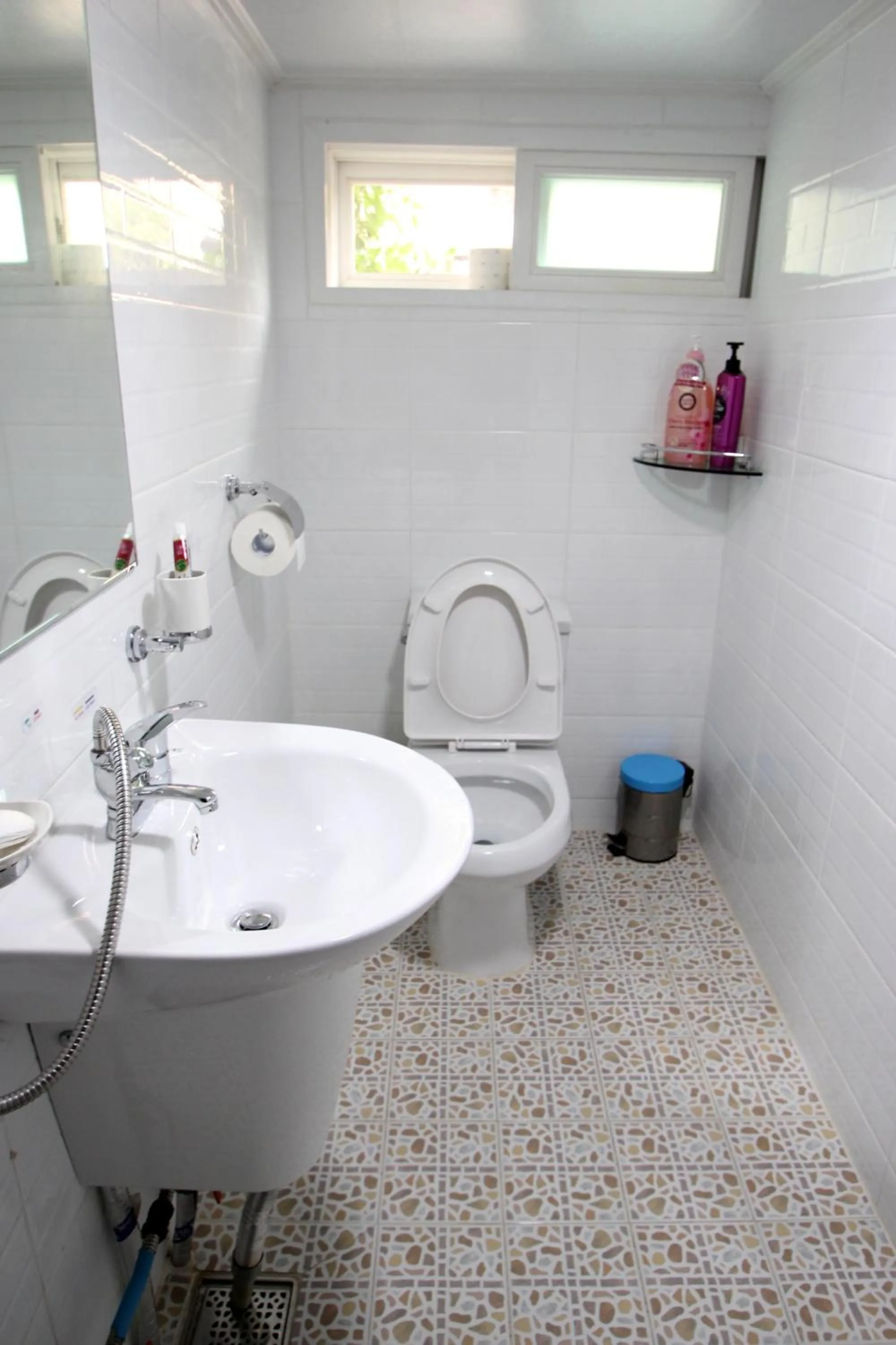 Toilet in Jeong House