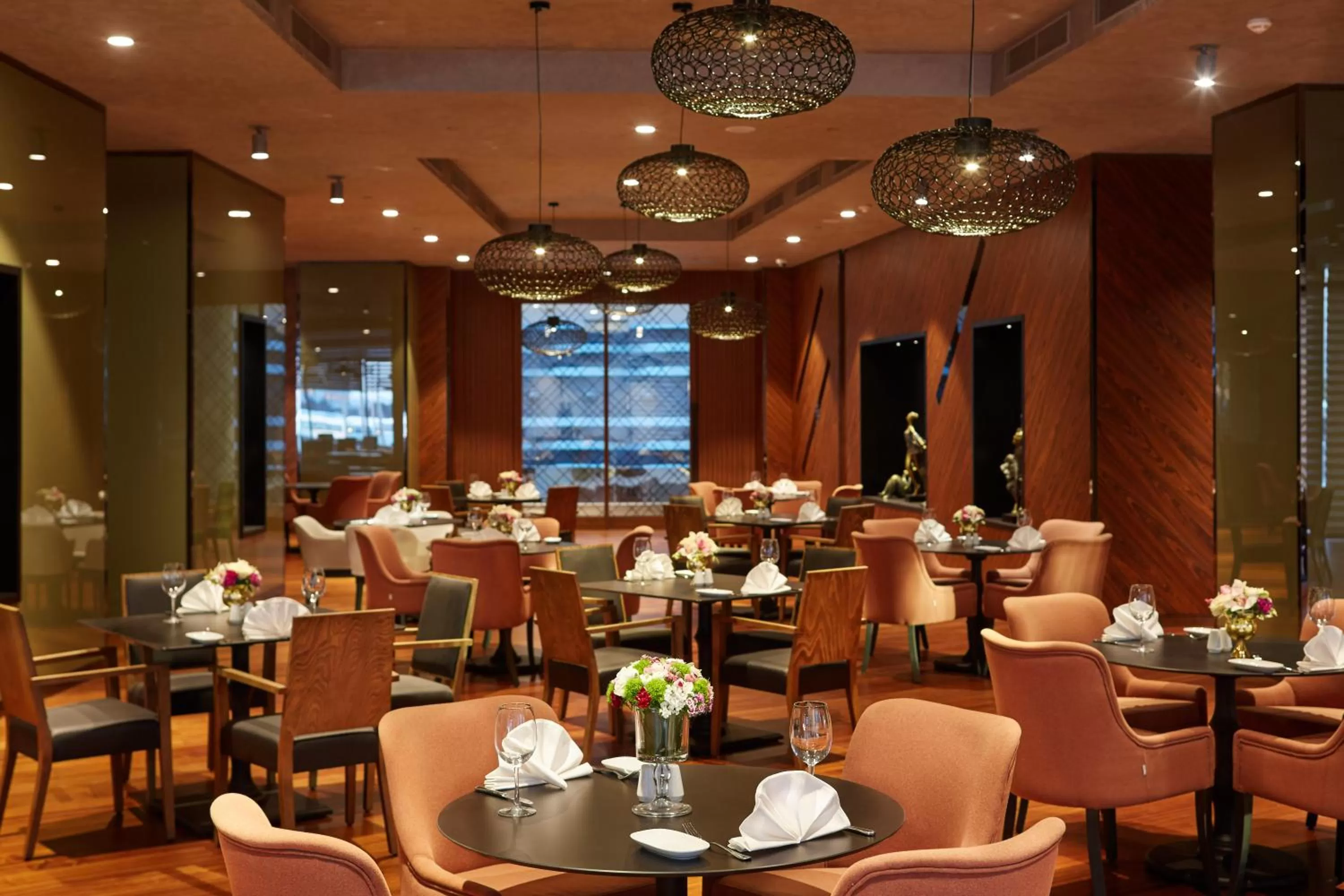 Restaurant/places to eat in Pullman Istanbul Hotel & Convention Center