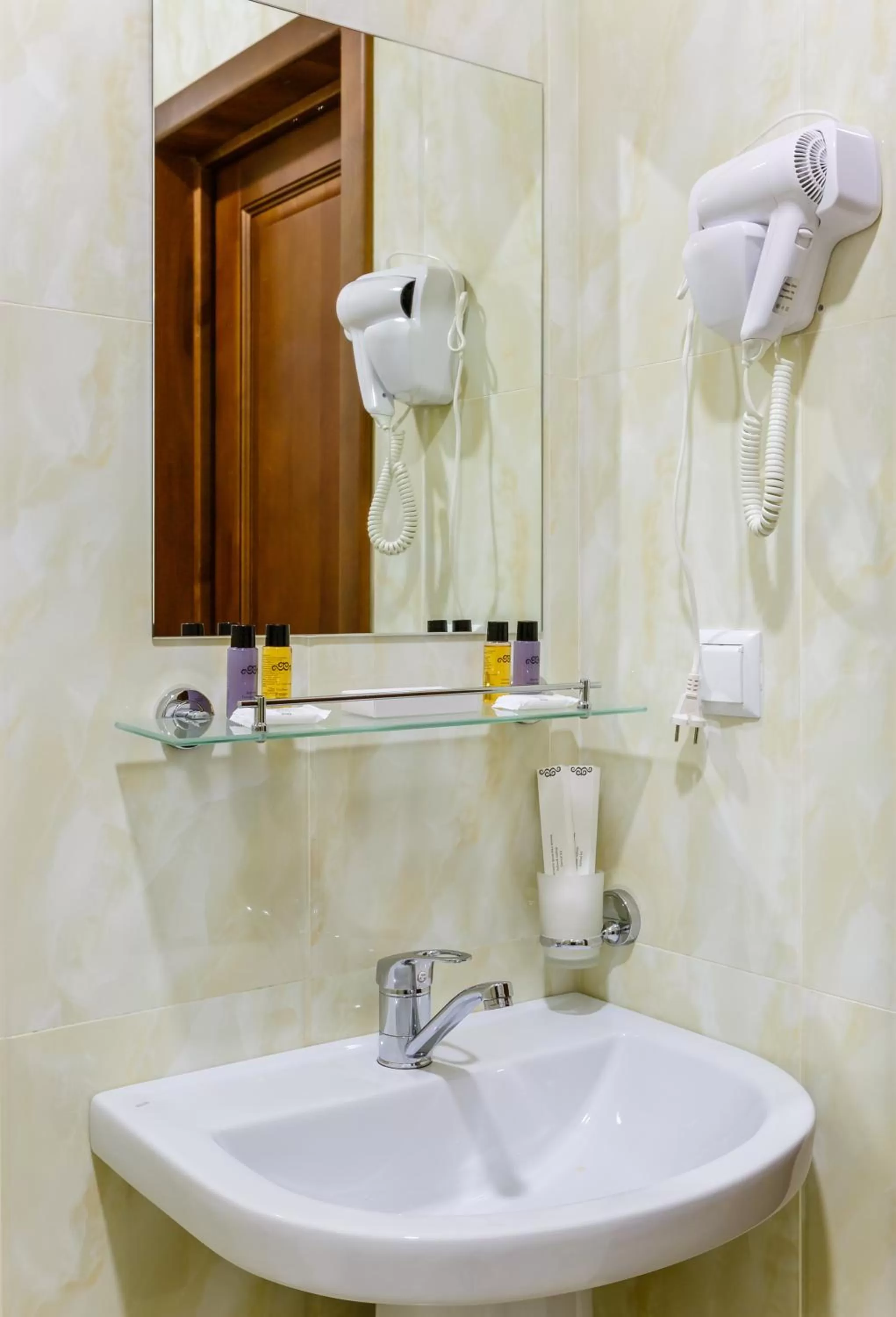Shower, Bathroom in Brown Hotel