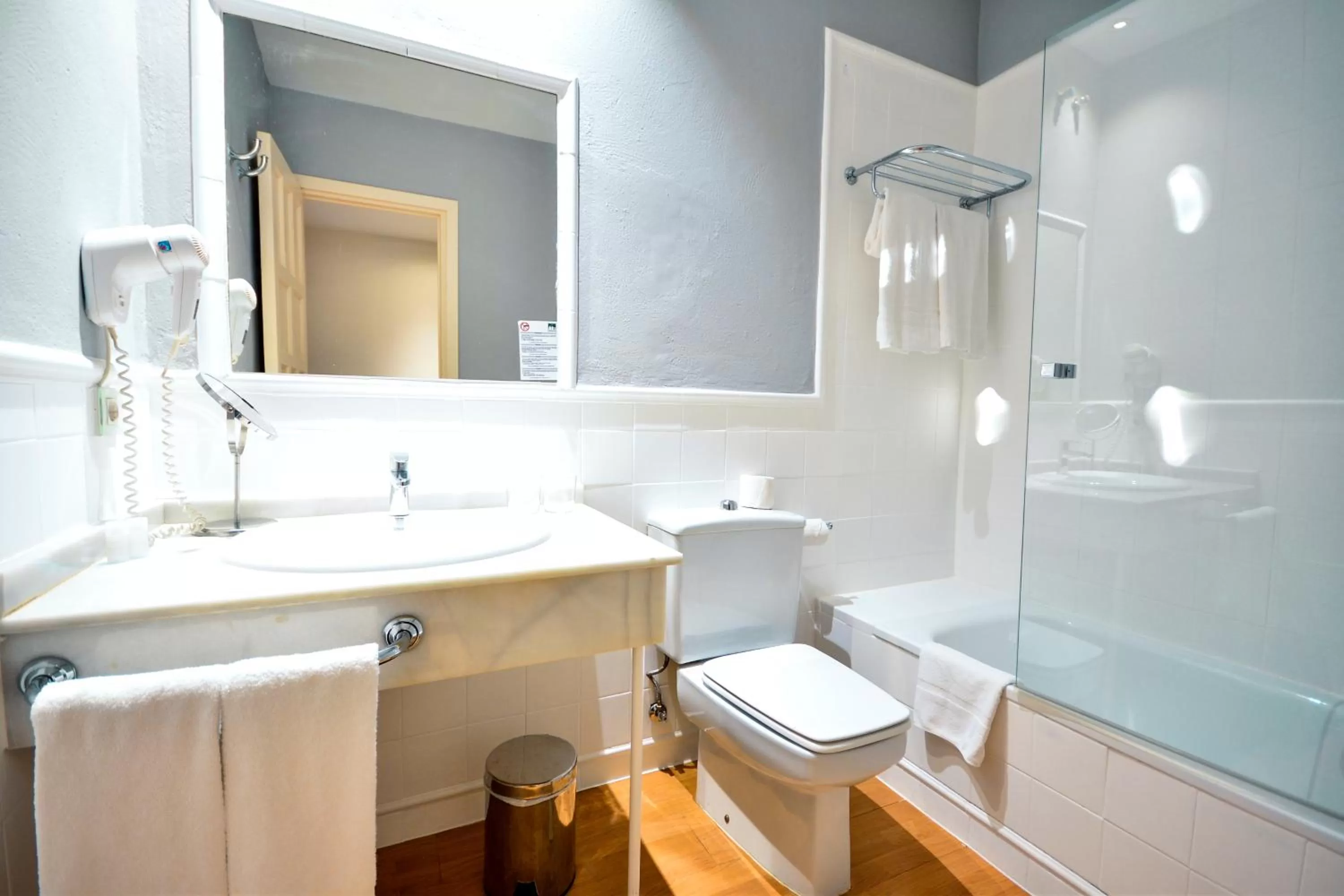 Shower in Hotel Oromana