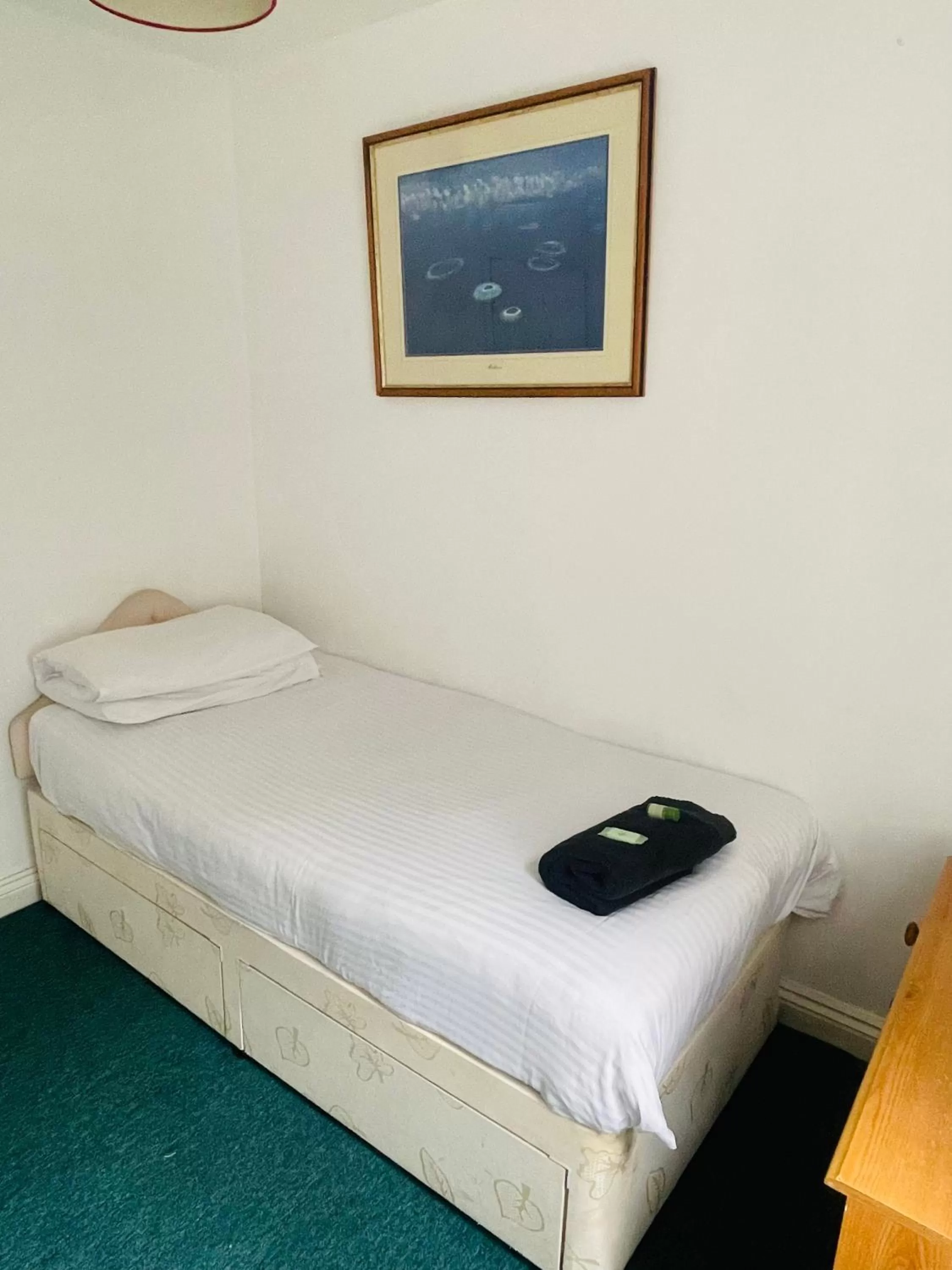 Bed in Sea Princess Hotel Blackpool