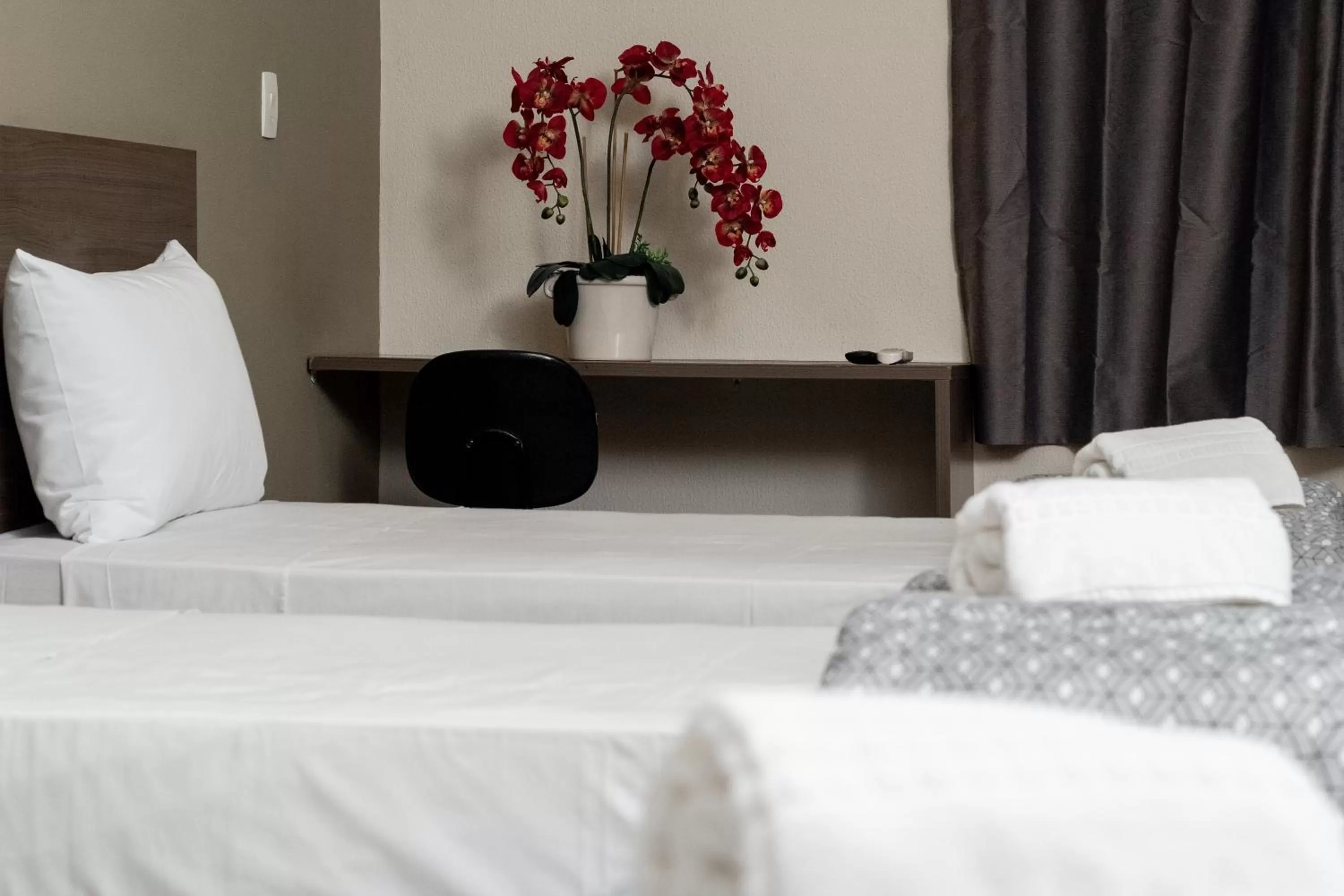 Bedroom, Bed in Astor Hotel