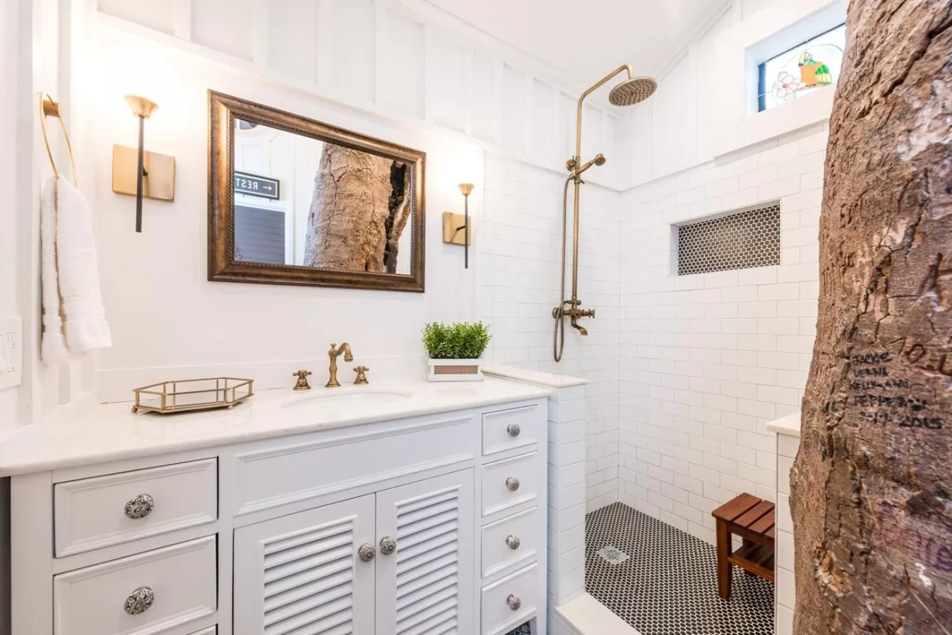 Shower in Old Town Manor