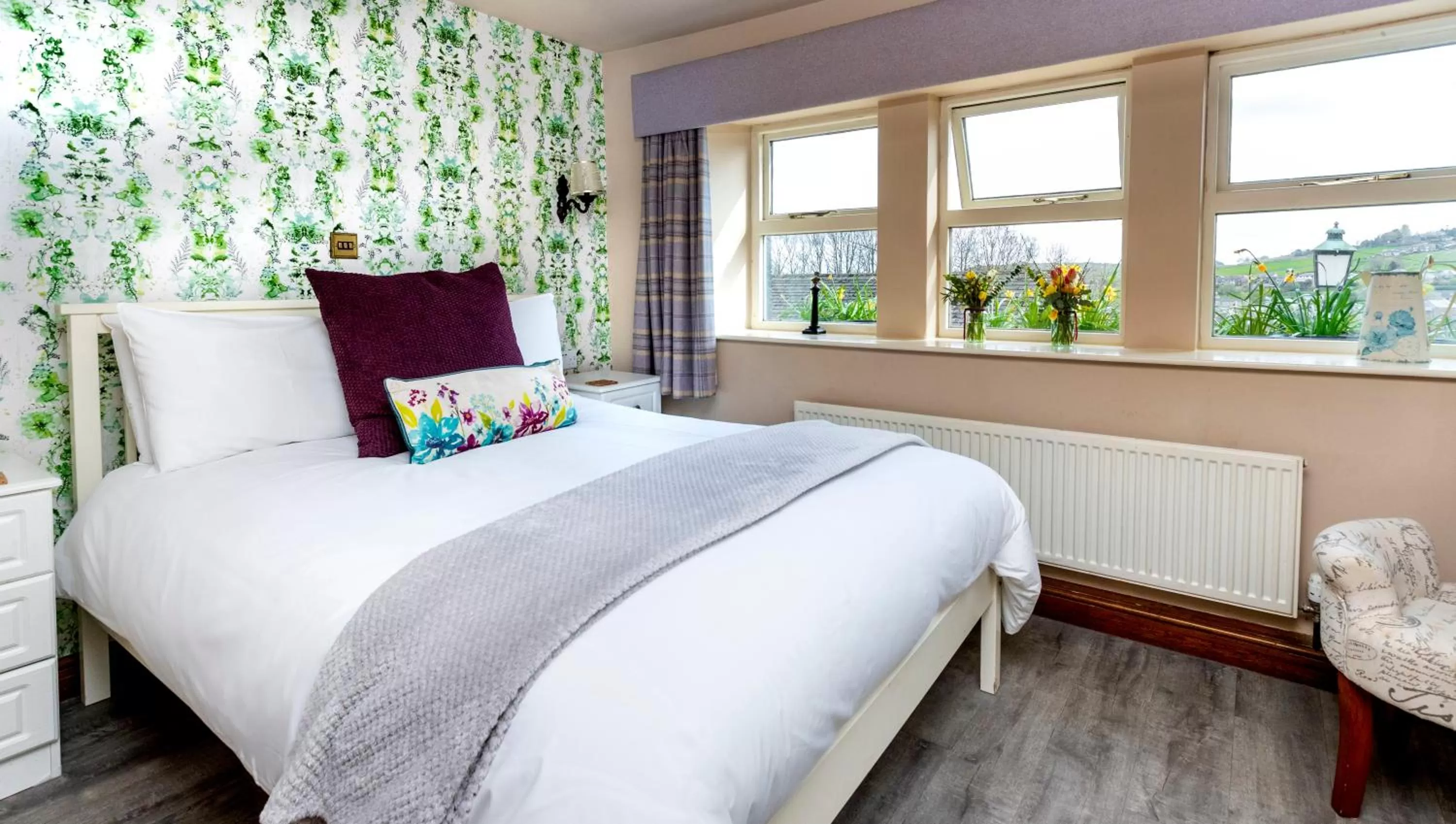 Bed in The Fleece Inn