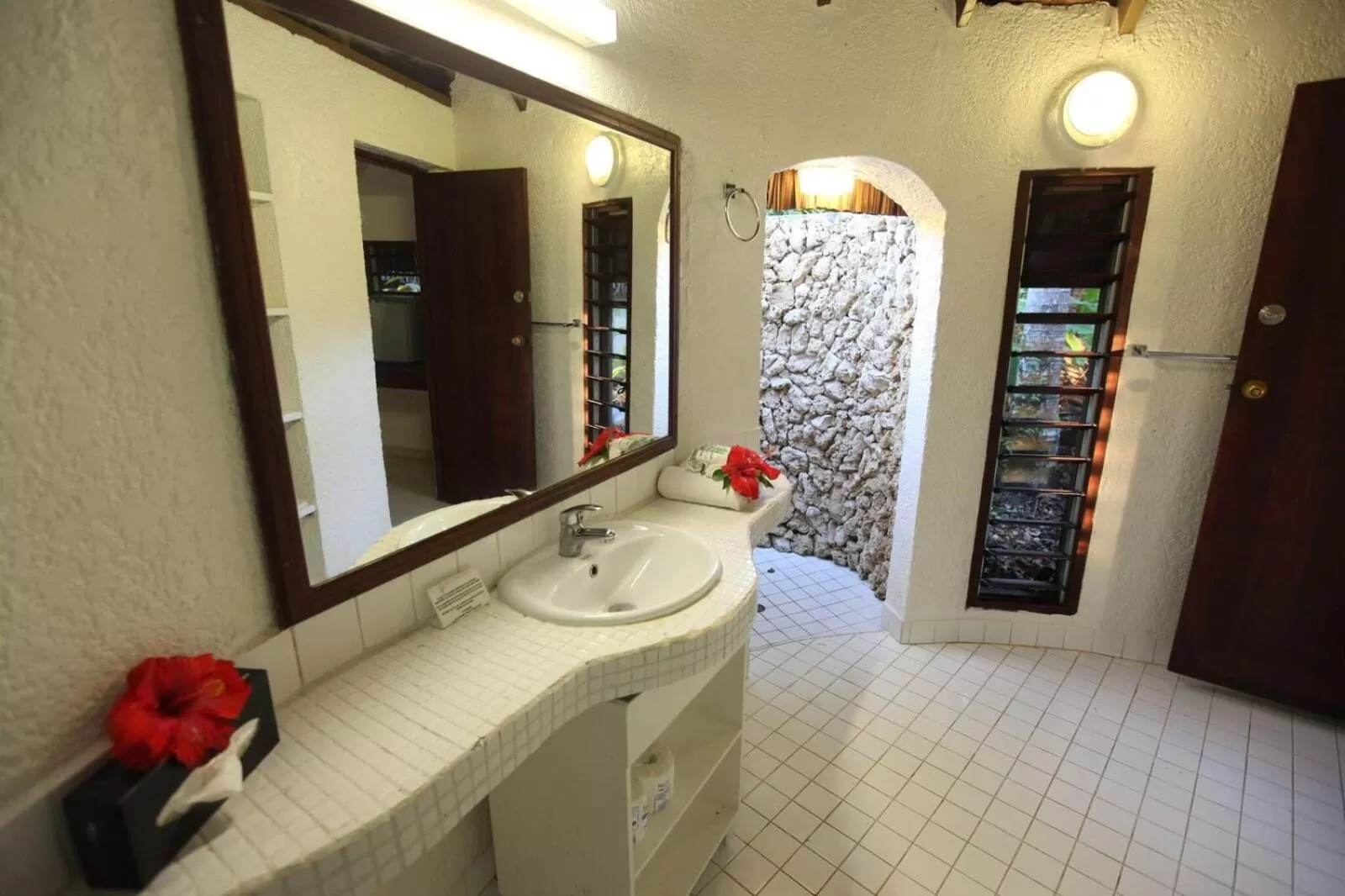Bathroom in Breakas Beach Resort