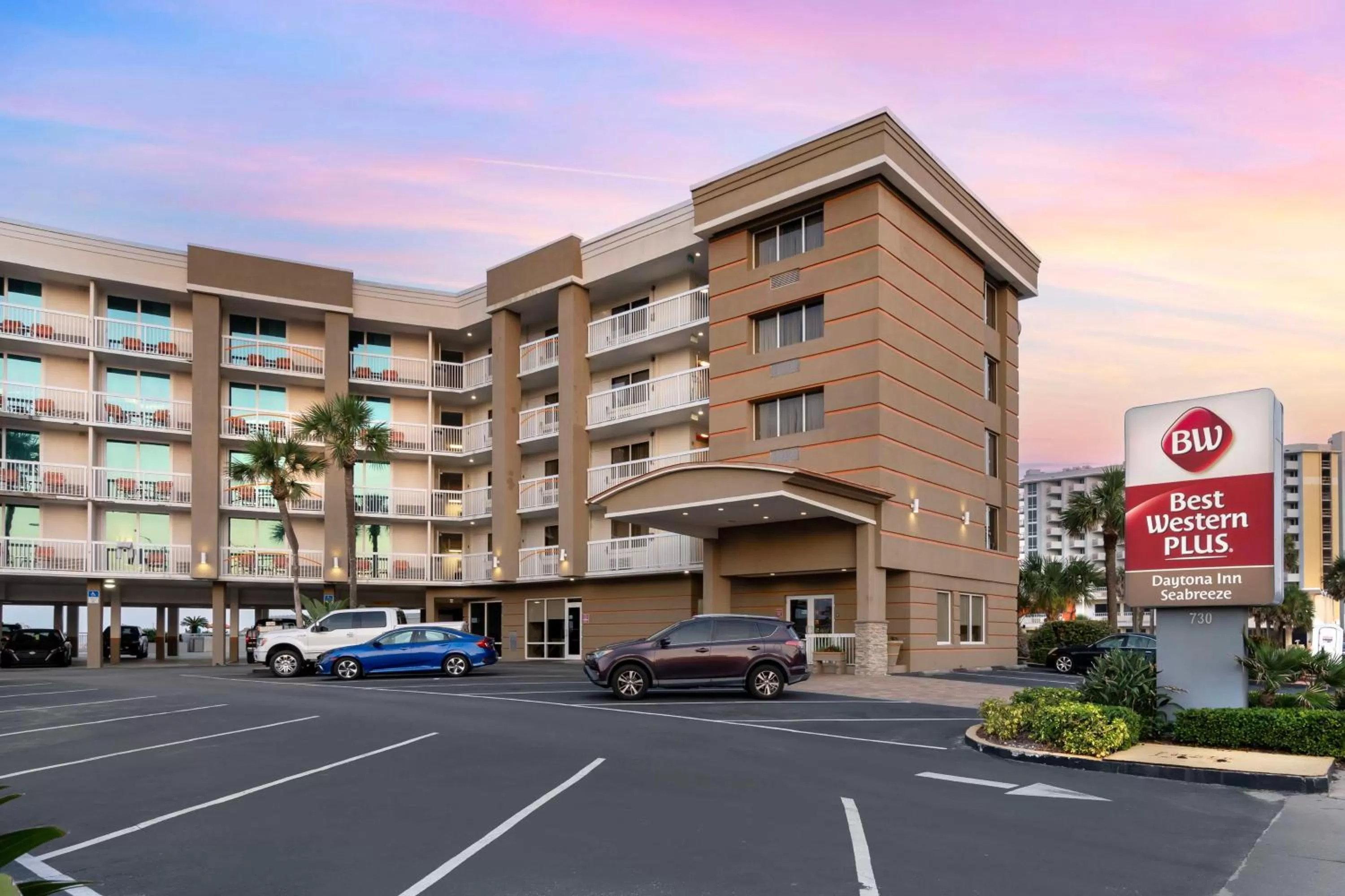 Property building in Best Western Plus Daytona Inn Seabreeze