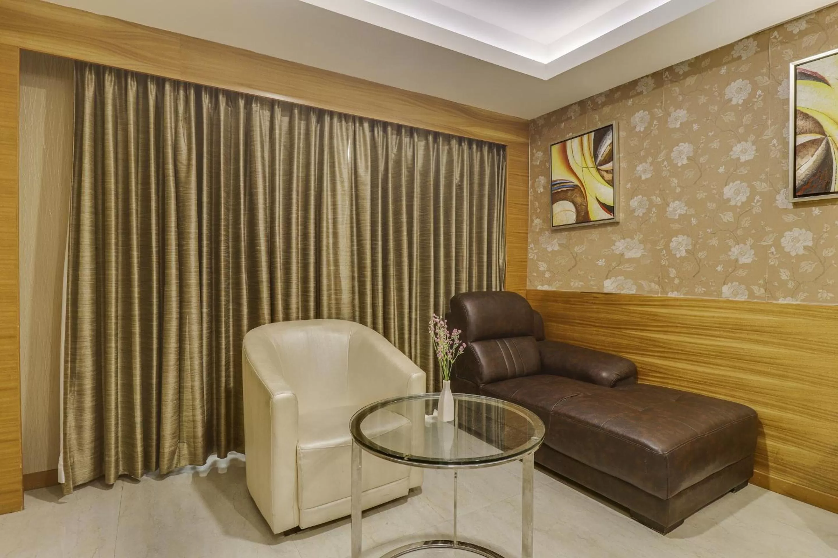 Bedroom, Seating Area in Palette - Hotel Chennai La Palace